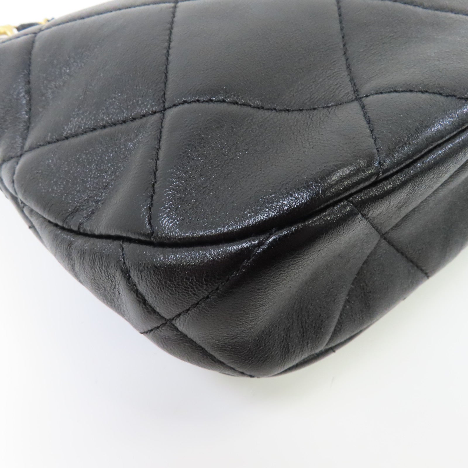 CHANEL 菱格牛皮皮革Chain Shoulder金扣鏈帶肩背袋黑色