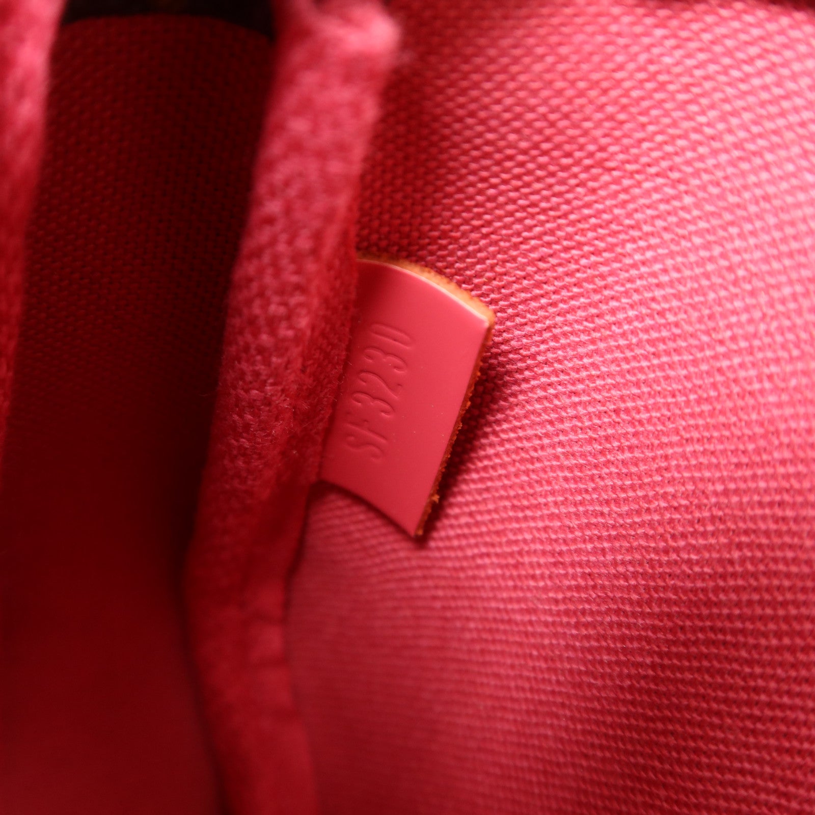 LOUIS VUITTON Monogram Mini Pochette Vivienne金扣肩背袋