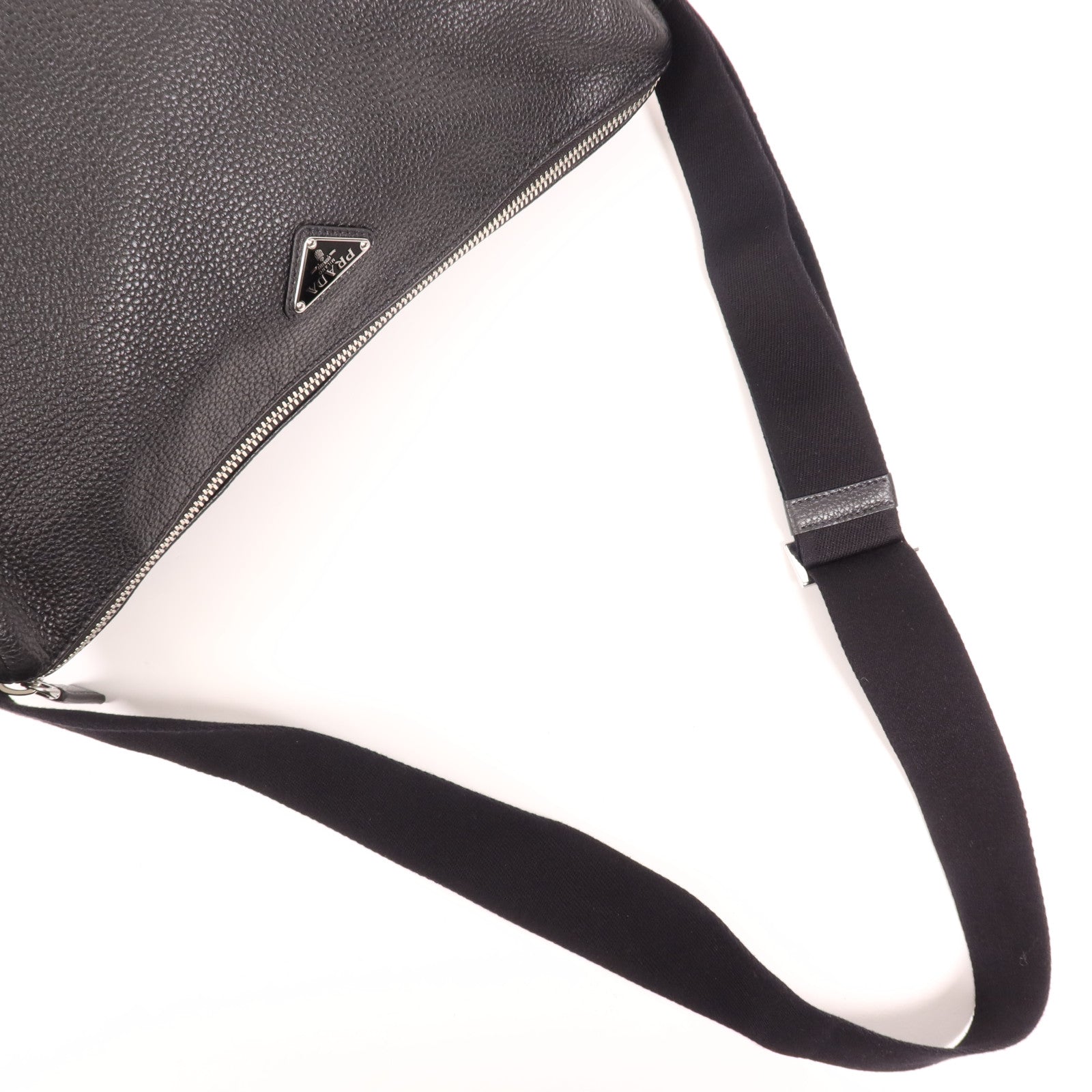 PRADA 牛皮皮革Shoulder Bag銀扣肩背袋