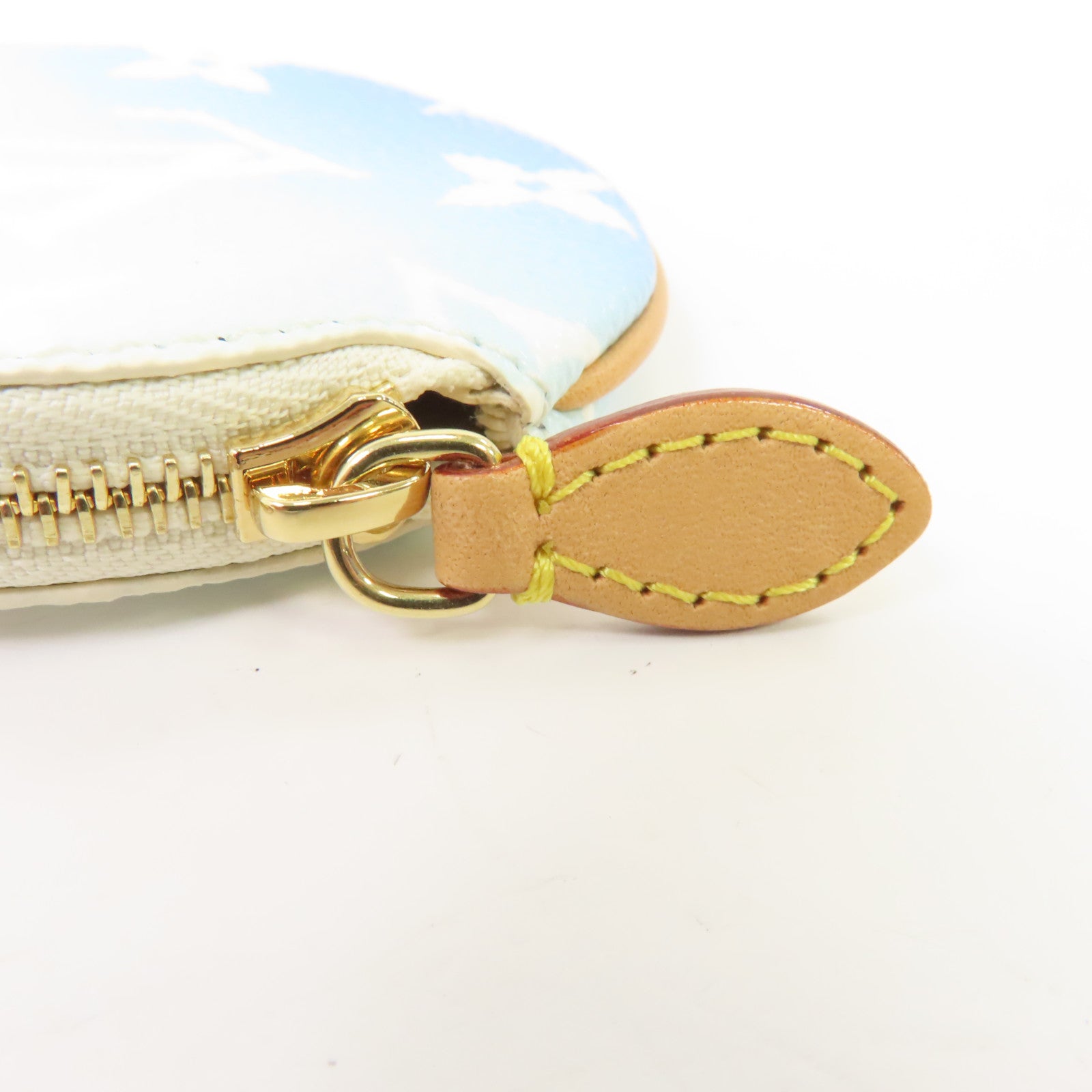 LOUIS VUITTON 【激減優惠】By The Pool Porte cles Illustre Key Holder金扣鎖匙扣白色/淺藍色