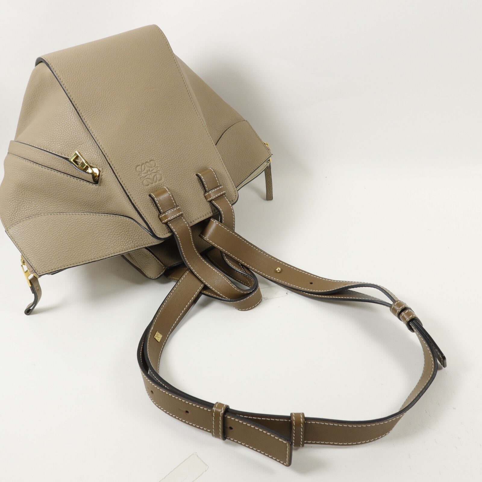 LOEWE 牛皮皮革Hammock Medium手挽肩背兩用袋