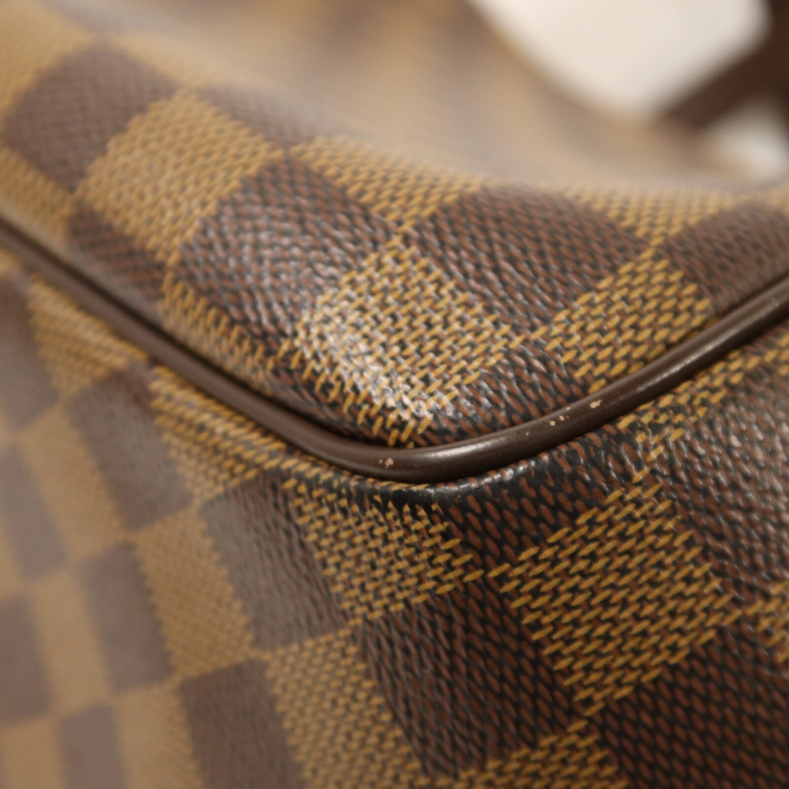 LOUIS VUITTON 【激減優惠】Damier Belem MM金扣肩背袋
