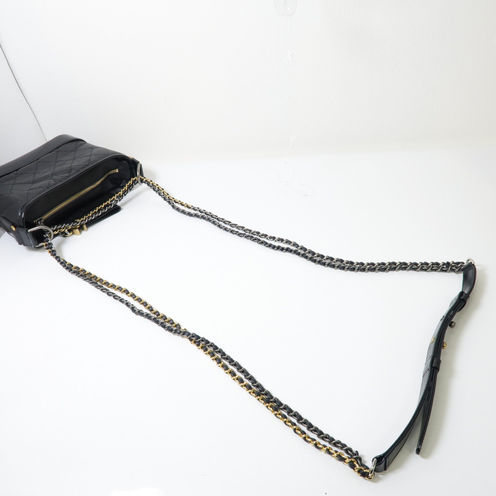 CHANEL 菱格牛皮皮革Gabrielle Small Hobo金扣鏈帶肩背袋黑色
