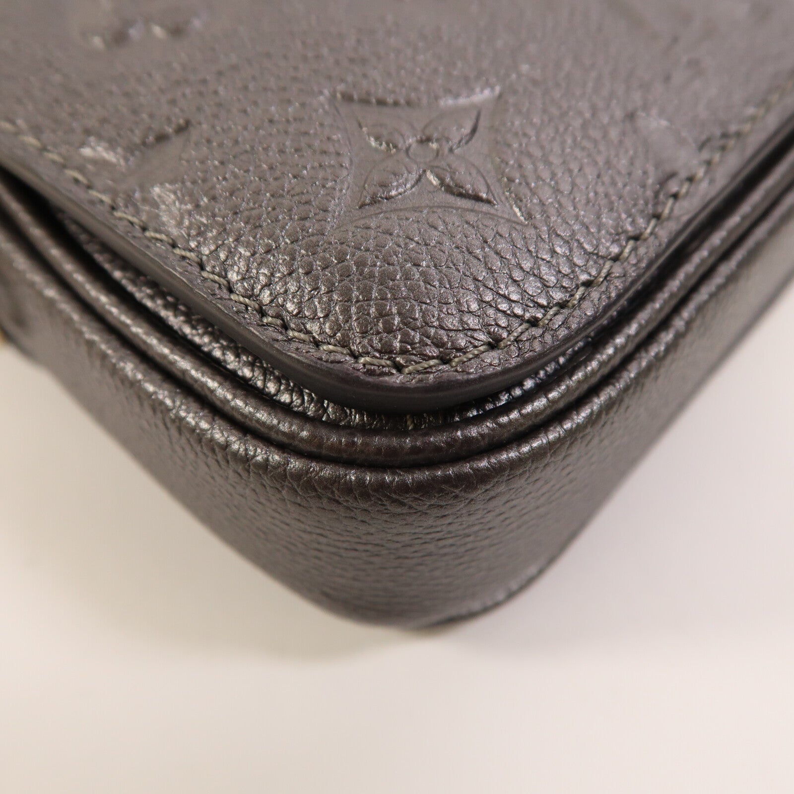 LOUIS VUITTON Monogram Empreinte Pochette Metis East West金扣手挽肩背兩用袋