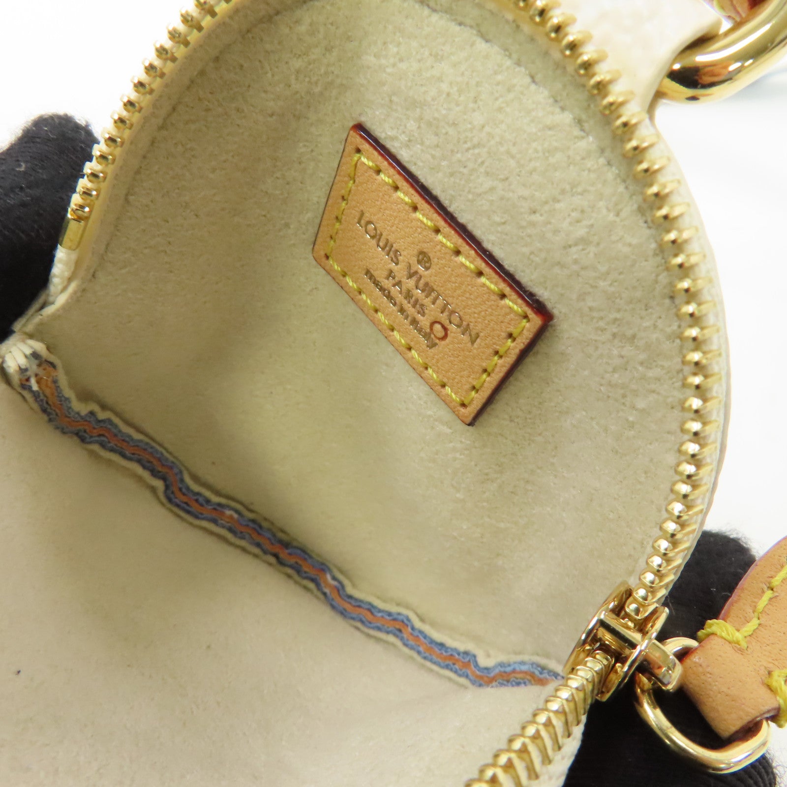 LOUIS VUITTON 【激減優惠】By The Pool Porte cles Illustre Key Holder金扣鎖匙扣白色/淺藍色