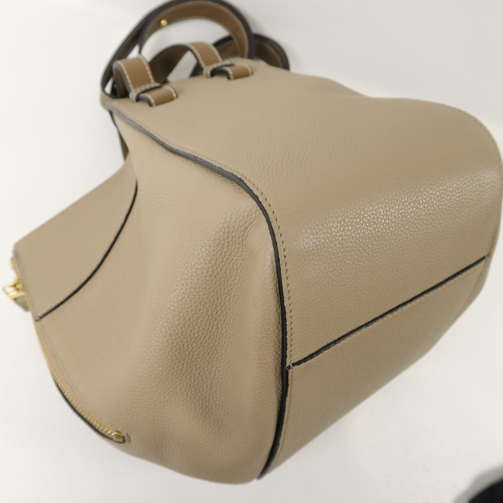 LOEWE 牛皮皮革Hammock Medium手挽肩背兩用袋
