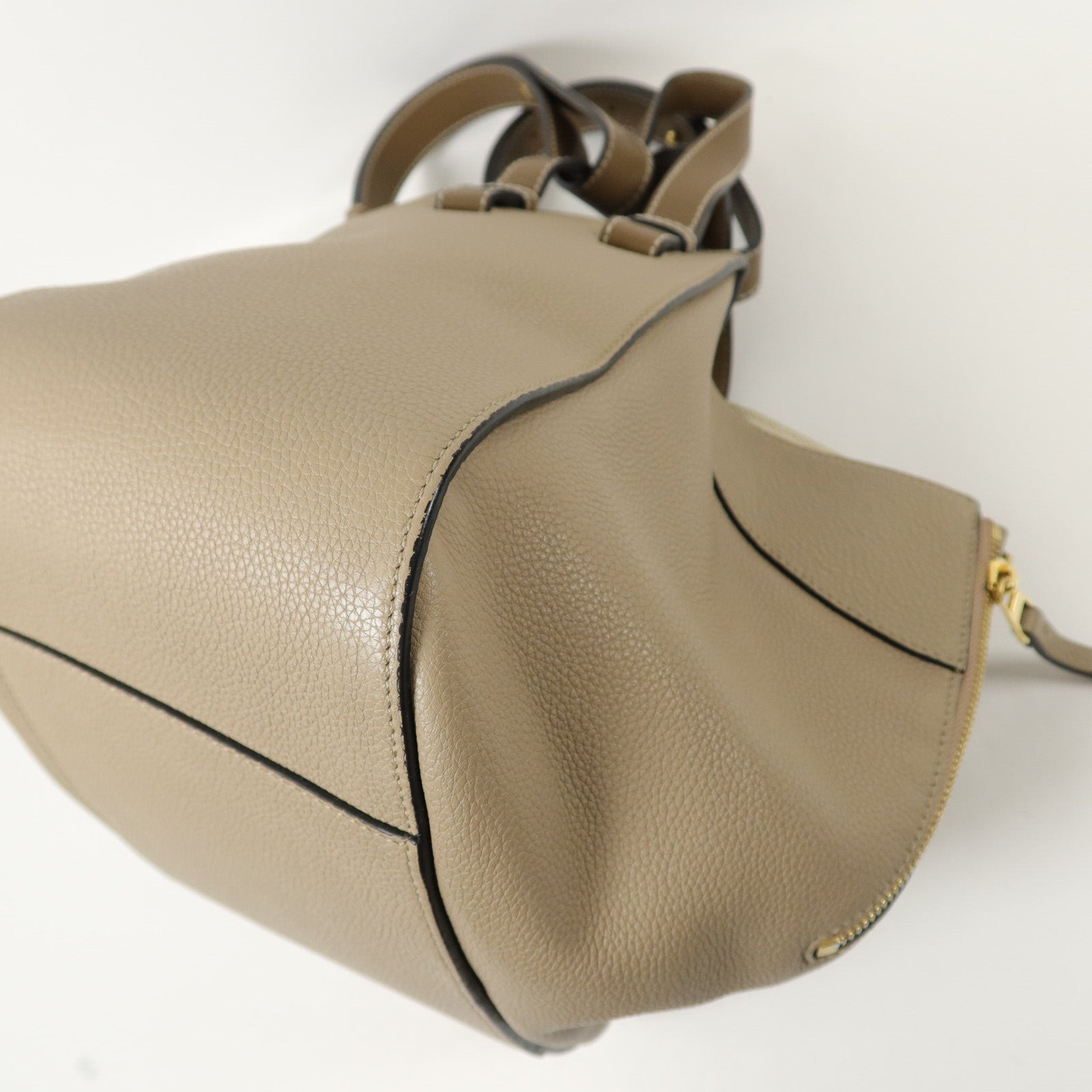 LOEWE 牛皮皮革Hammock Medium手挽肩背兩用袋