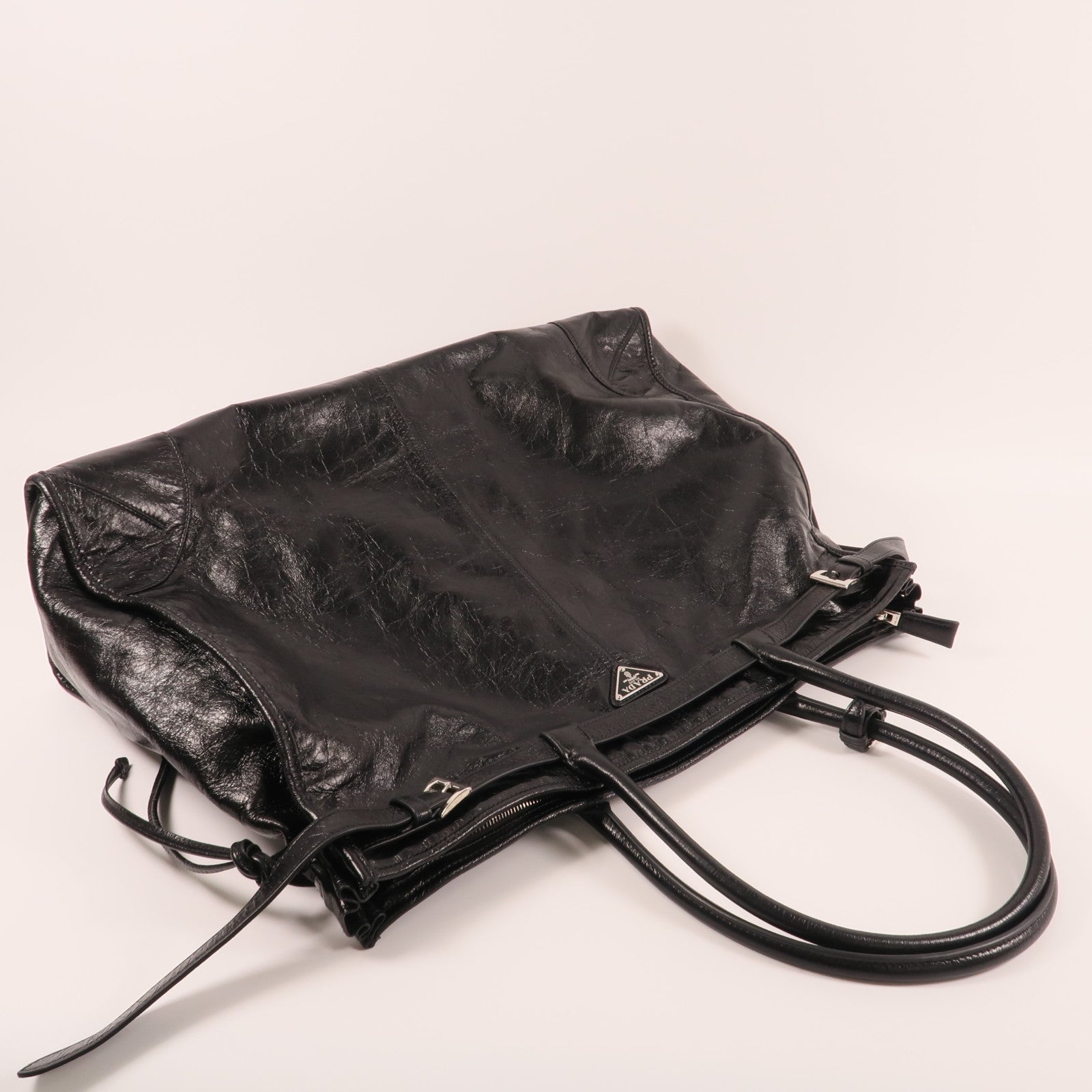 PRADA 牛皮皮革Bonnie Extra-Large銀扣肩背袋