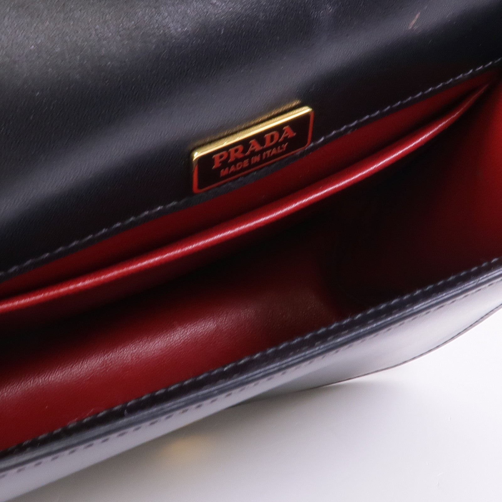 PRADA City Calf皮革Shoulder Bag金扣肩背袋