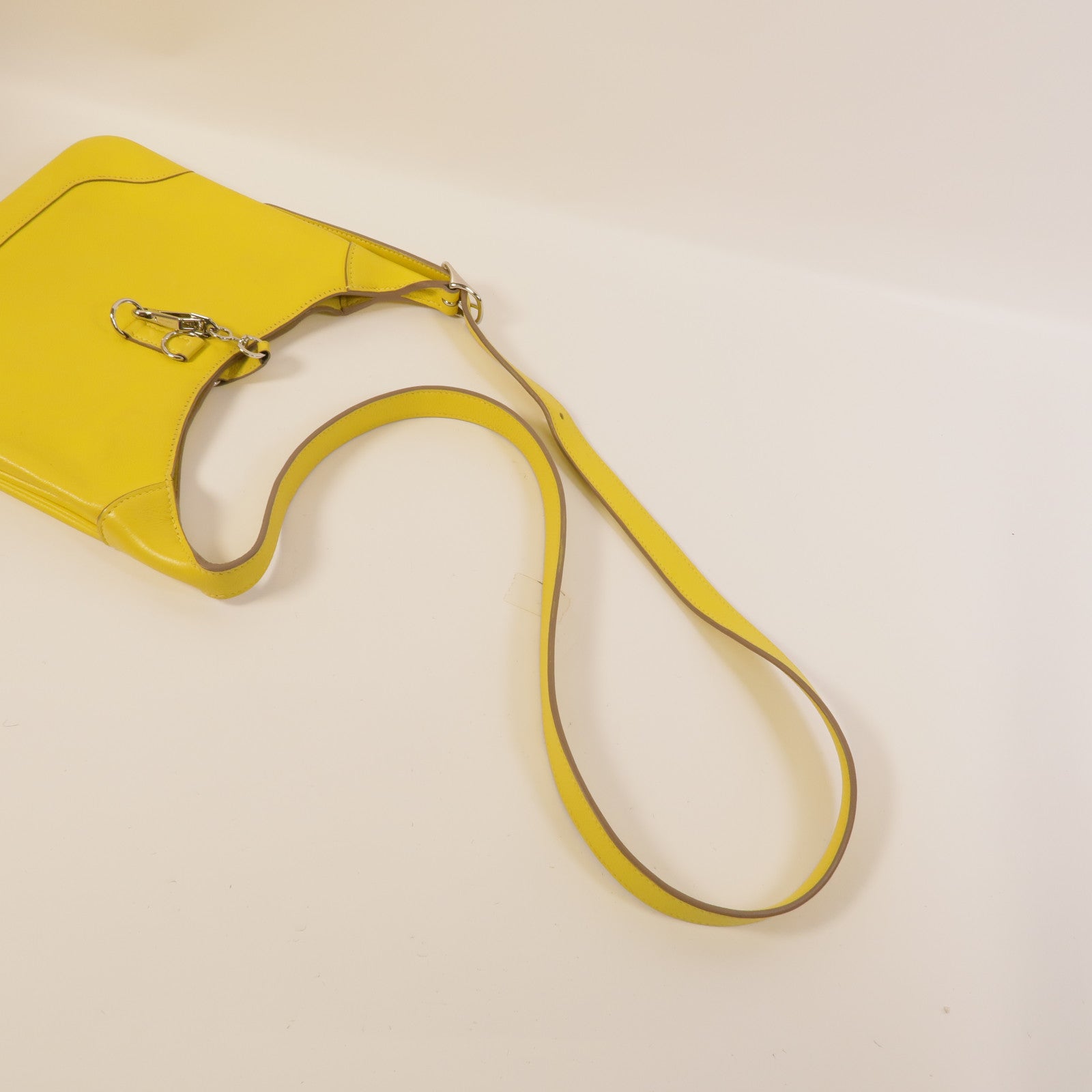 HERMES Evergrain皮革Trim Duo 24肩背袋Lime