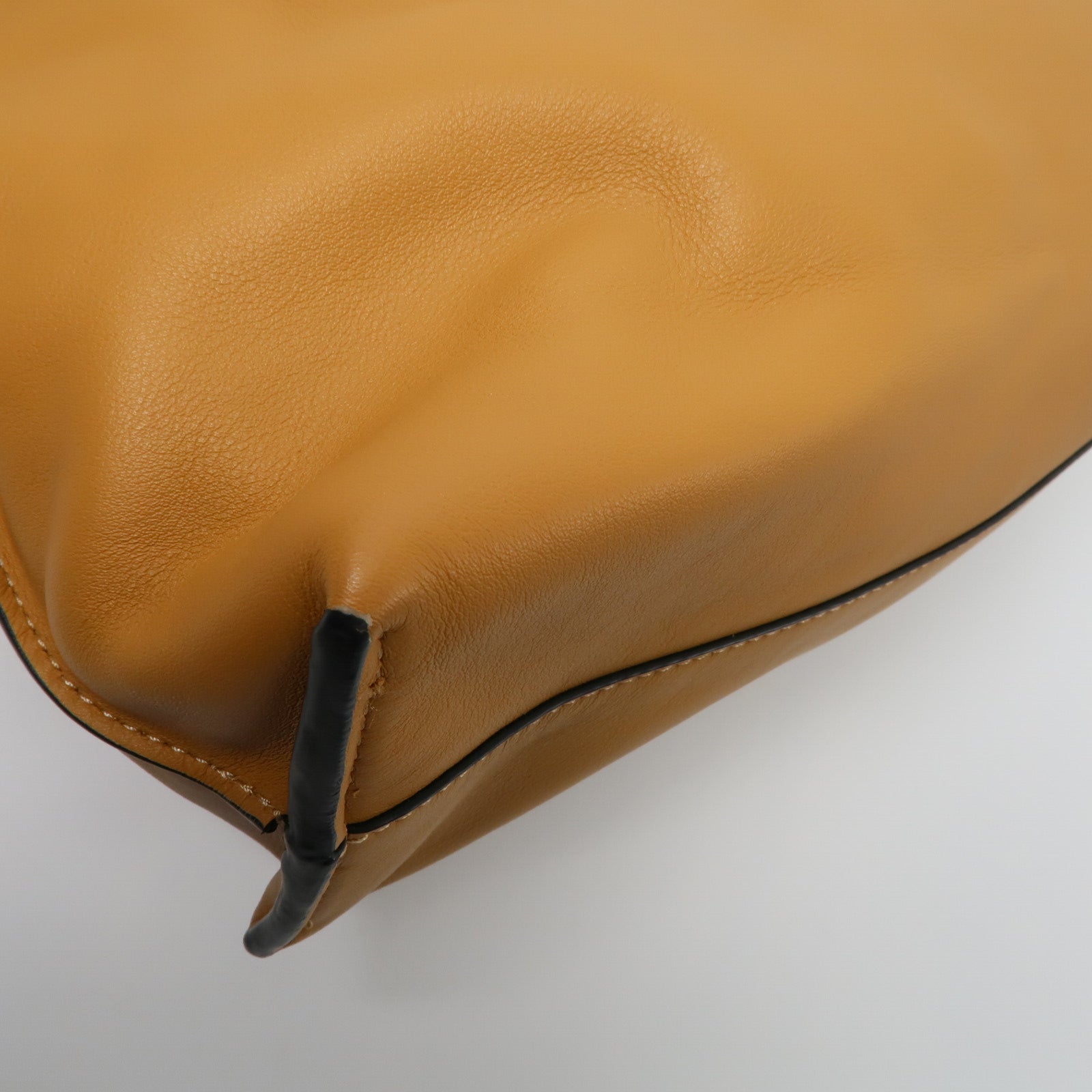 LOEWE 牛皮皮革Flameneo Medium肩背袋