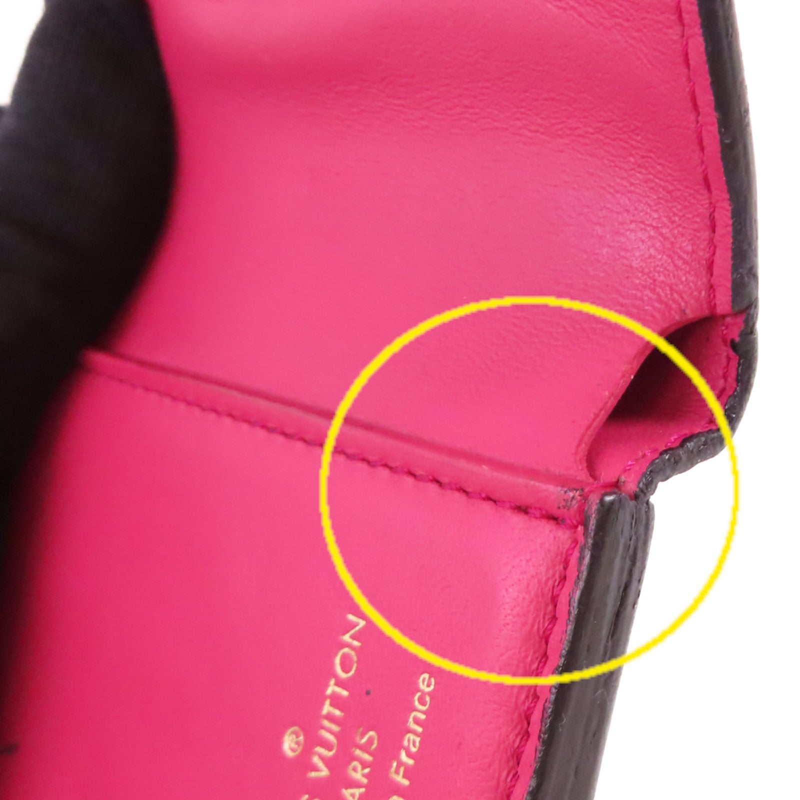 LOUIS VUITTON Taurillon皮革Capucines XS Wallet金扣短錢包黑色/粉紅色