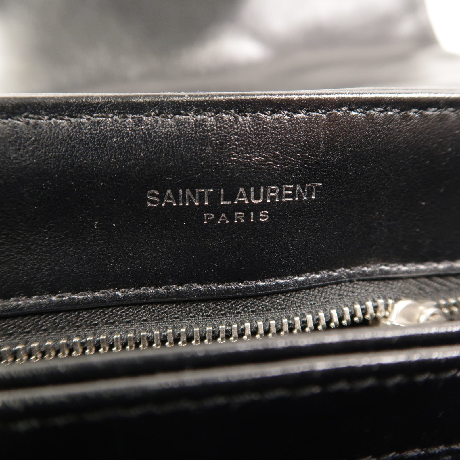 YVES SAINT LAURENT 牛皮皮革LouLou Toy肩背袋
