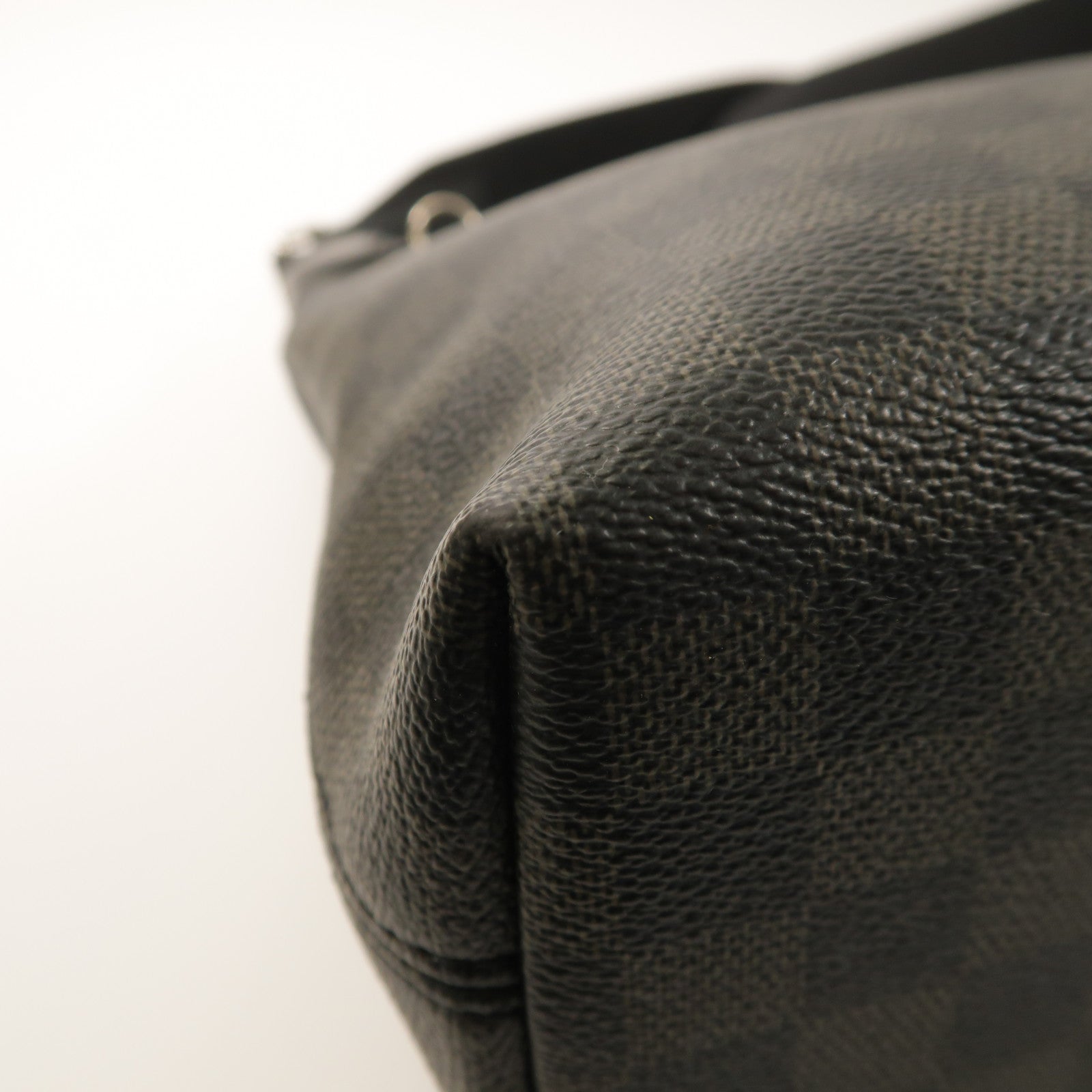 LOUIS VUITTON Damier Graphite Mick銀扣肩背袋
