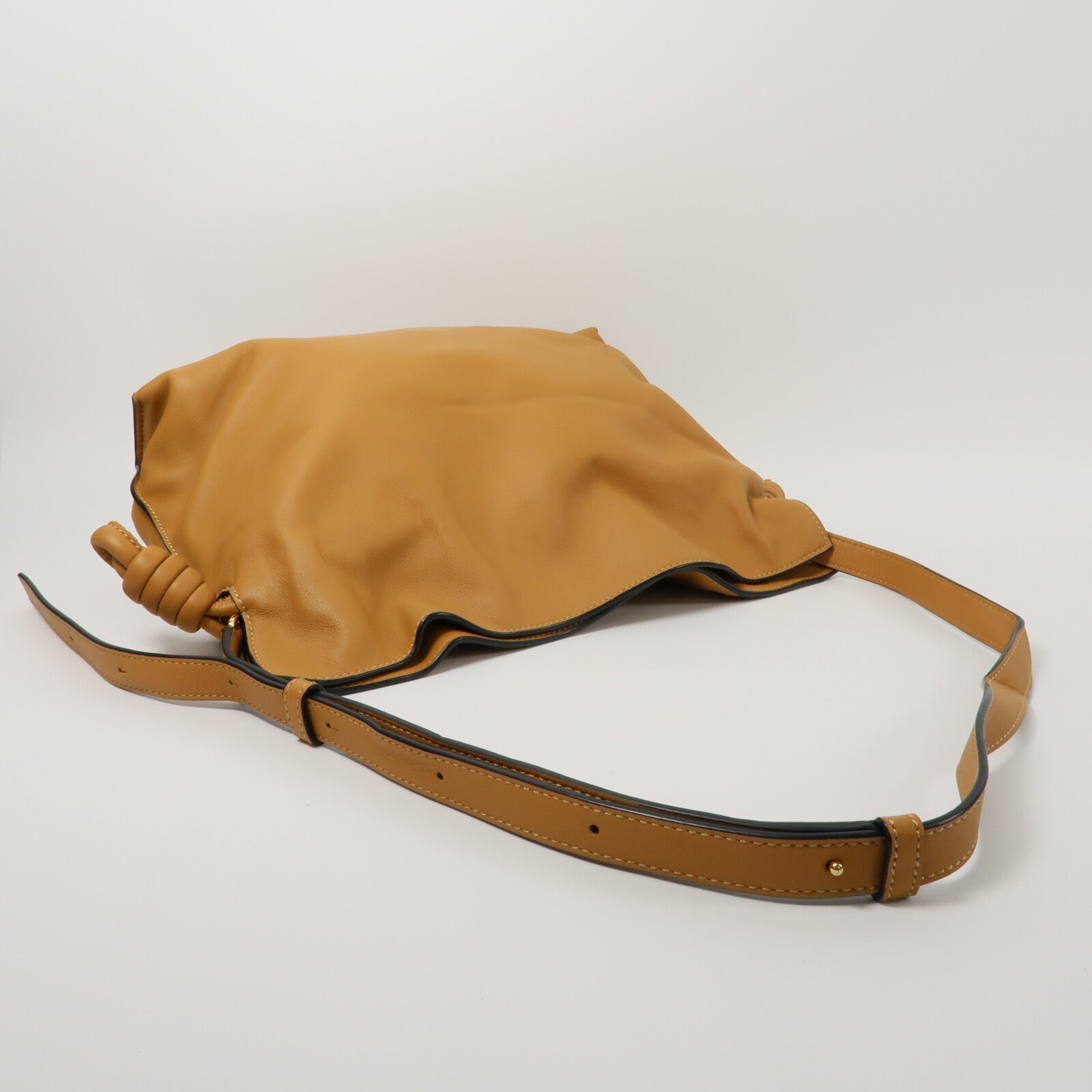 LOEWE 牛皮皮革Flameneo Medium肩背袋