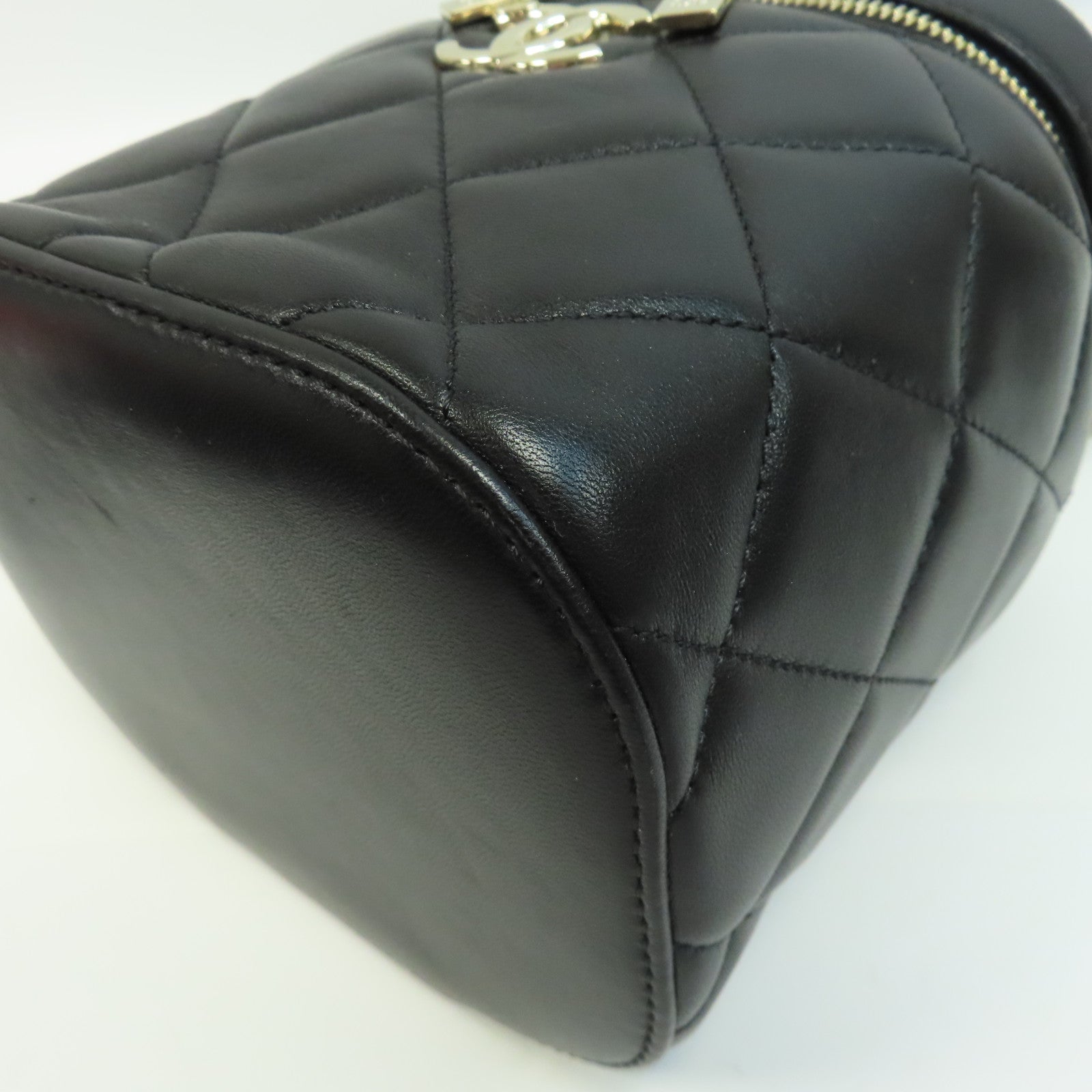 CHANEL 菱格羊皮皮革Trendy CC Vanity Case金扣手挽肩背兩用袋黑色