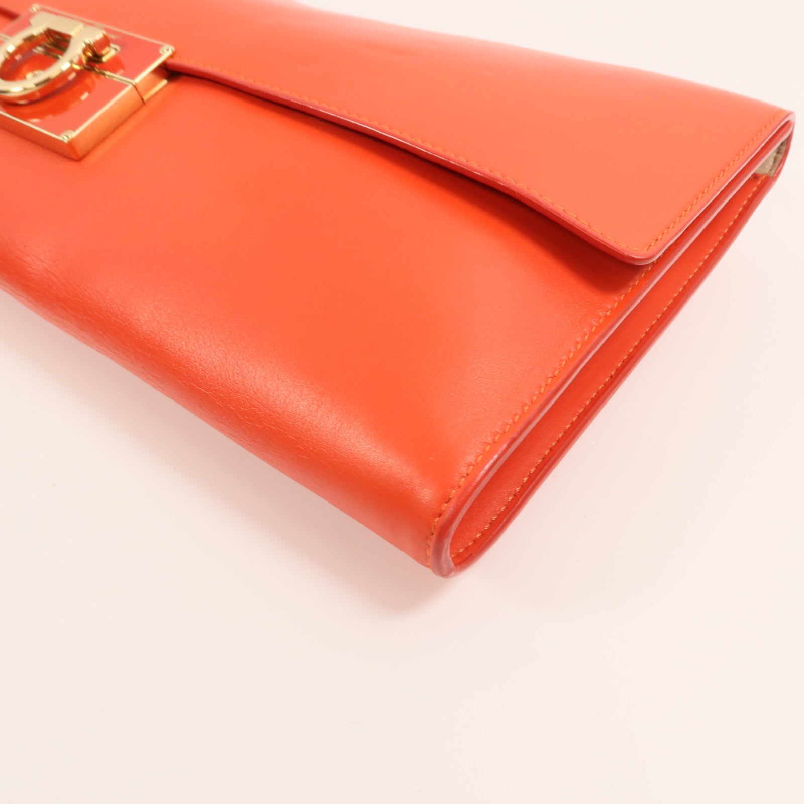Salvatore Ferragamo 牛皮皮革Clutch Bag金扣手提包