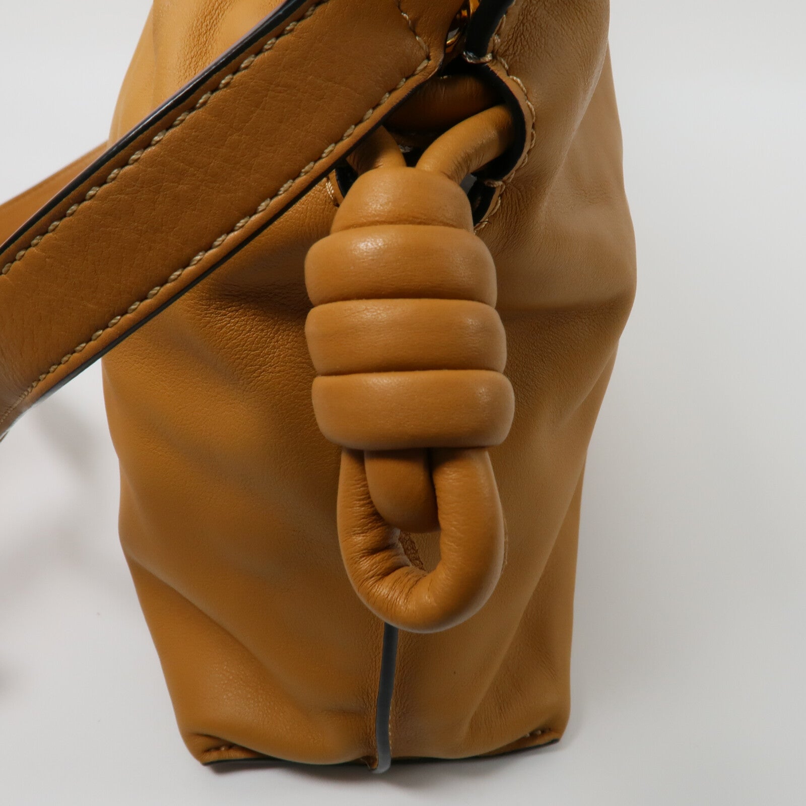 LOEWE 牛皮皮革Flameneo Medium肩背袋