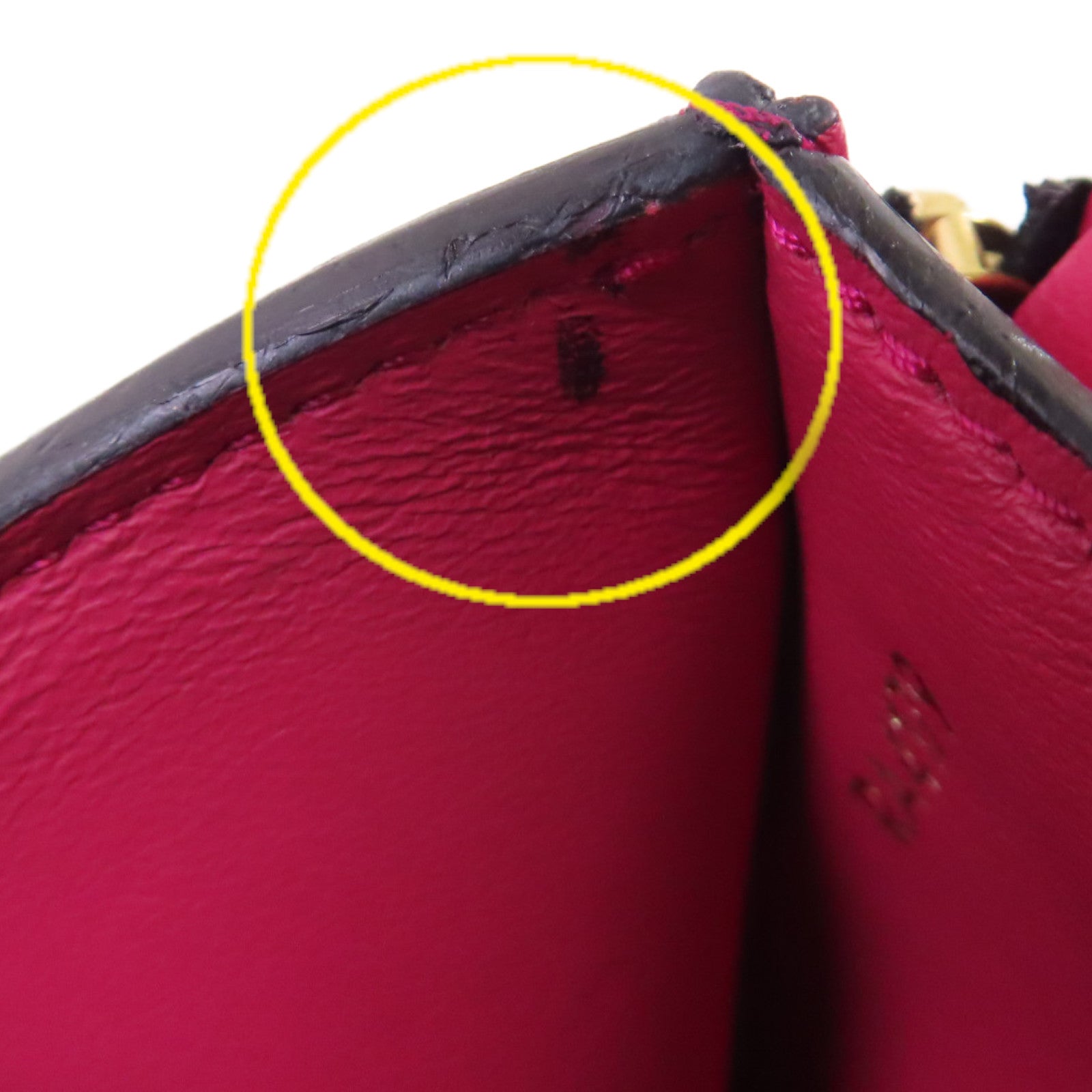 LOUIS VUITTON Taurillon皮革Capucines XS Wallet金扣短錢包黑色/粉紅色