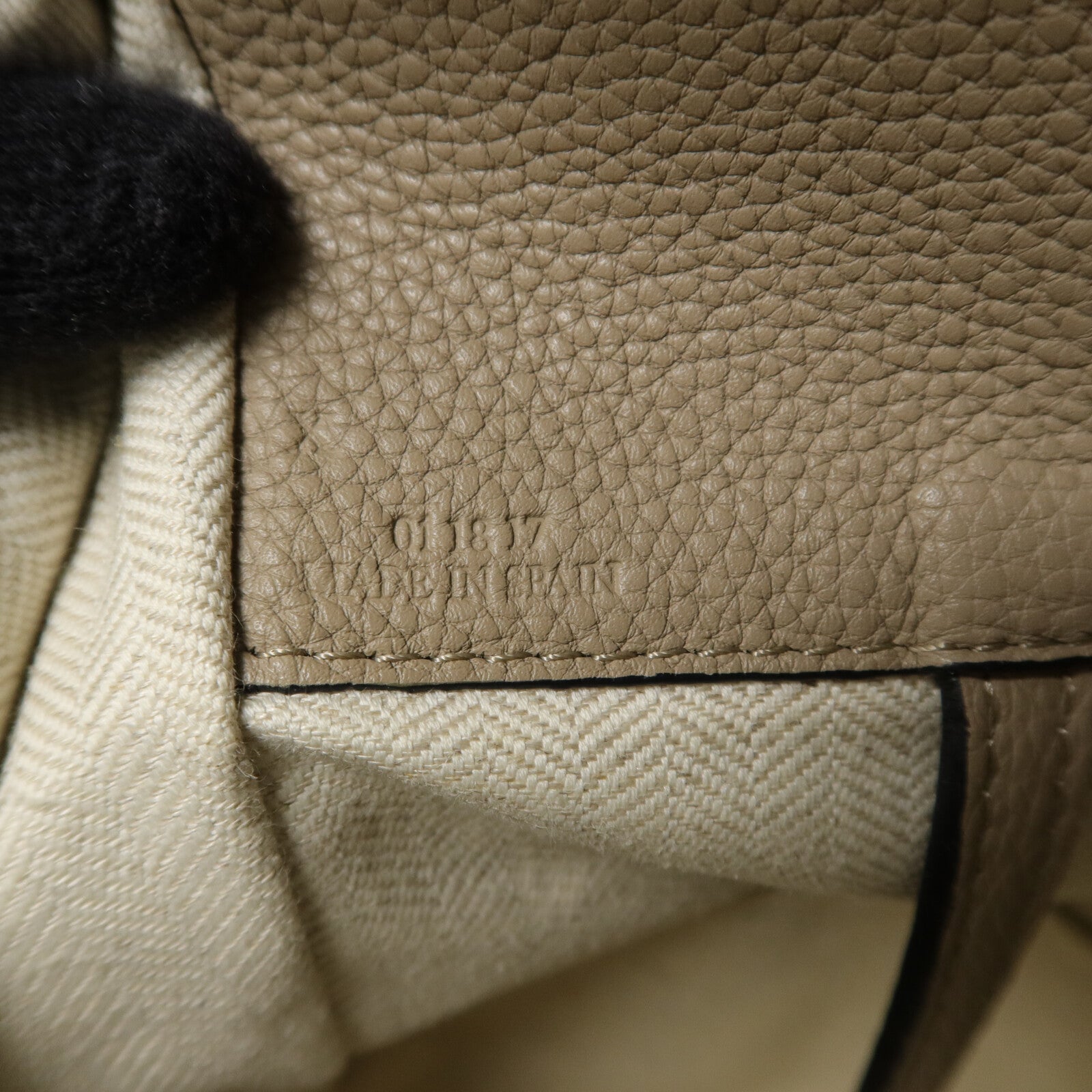LOEWE 牛皮皮革Hammock Medium手挽肩背兩用袋