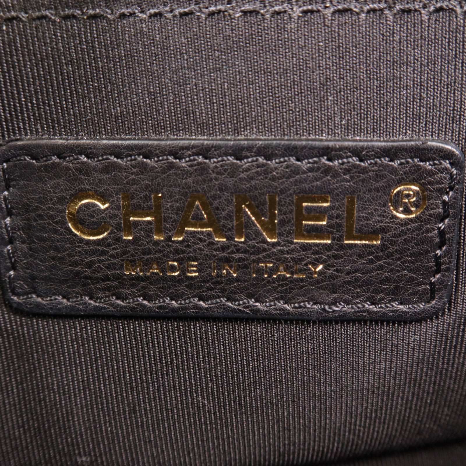 CHANEL 牛皮皮革Boy 20金扣肩背袋