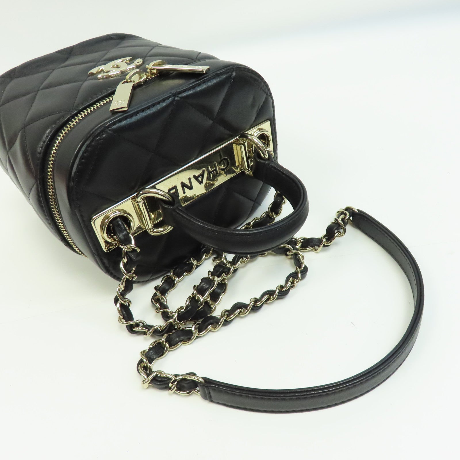 CHANEL 菱格羊皮皮革Trendy CC Vanity Case金扣手挽肩背兩用袋黑色
