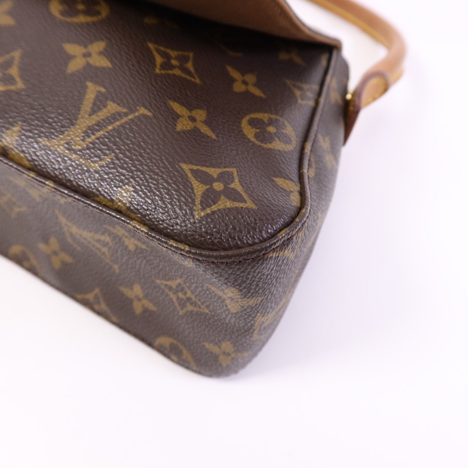 LOUIS VUITTON Monogram Mini Looping金扣肩背袋