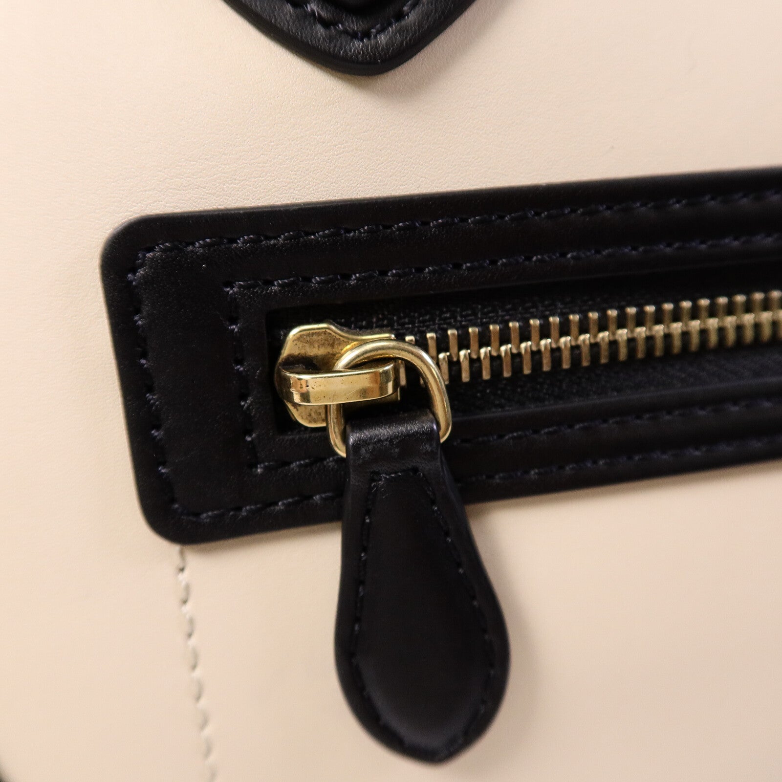 CELINE 牛皮皮革Micro Luggage手挽袋