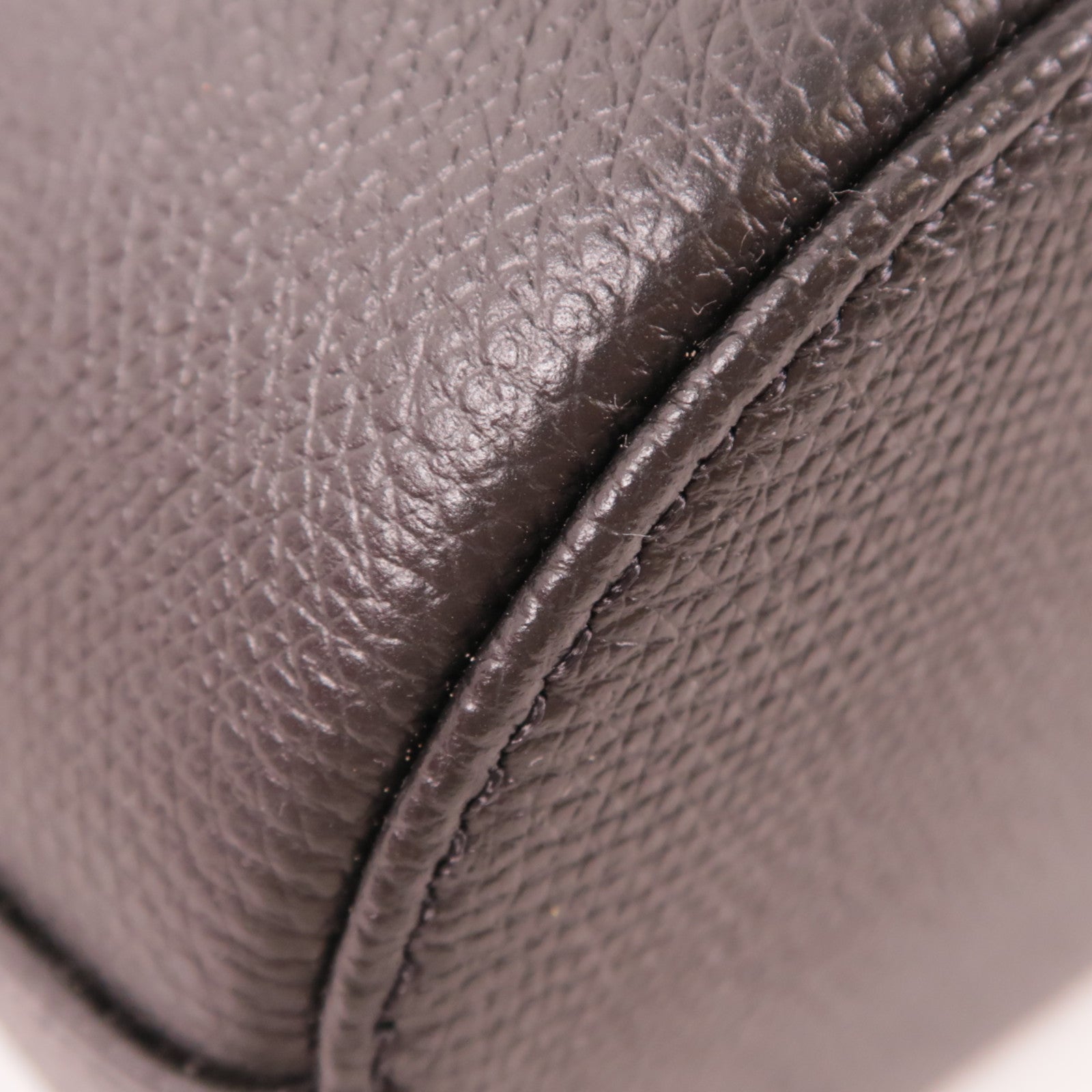 Valentino 牛皮皮革V Logo Bucket Bag金扣肩背袋