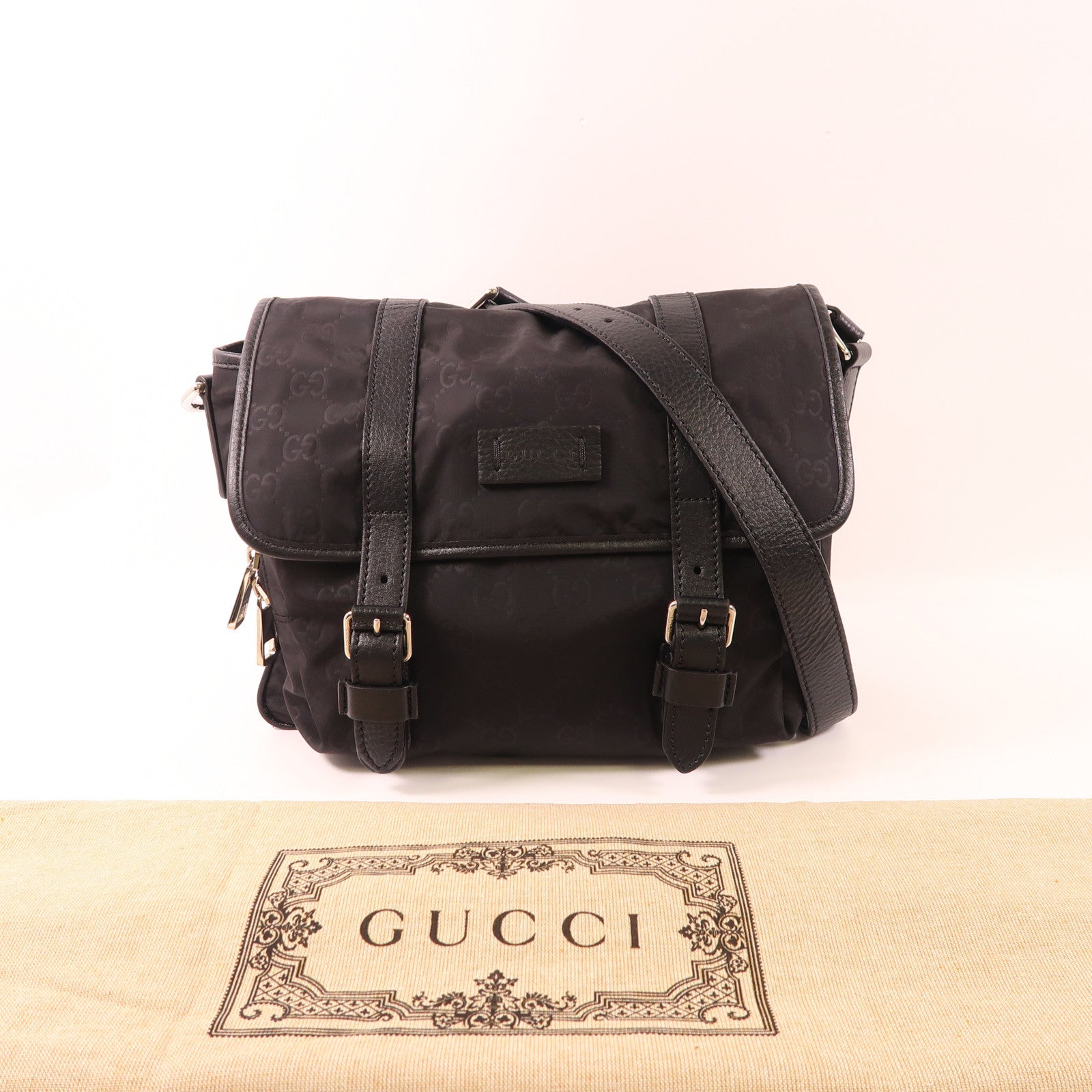 GUCCI 尼龍/皮革Shoulder Bag銀扣肩背袋