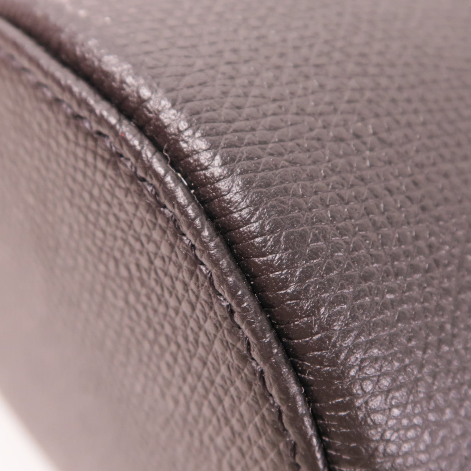 Valentino 牛皮皮革V Logo Bucket Bag金扣肩背袋