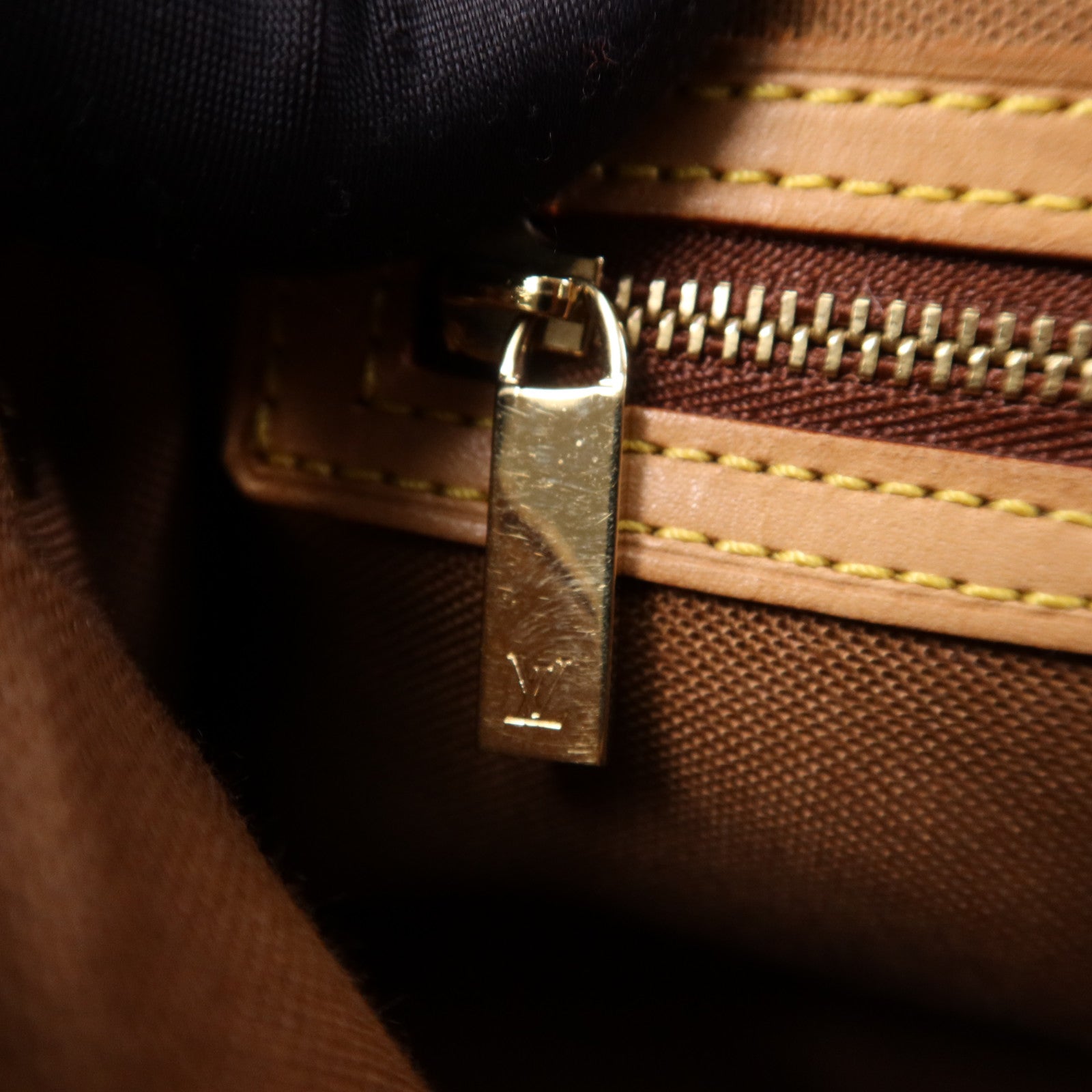 LOUIS VUITTON Monogram Mini Looping金扣肩背袋