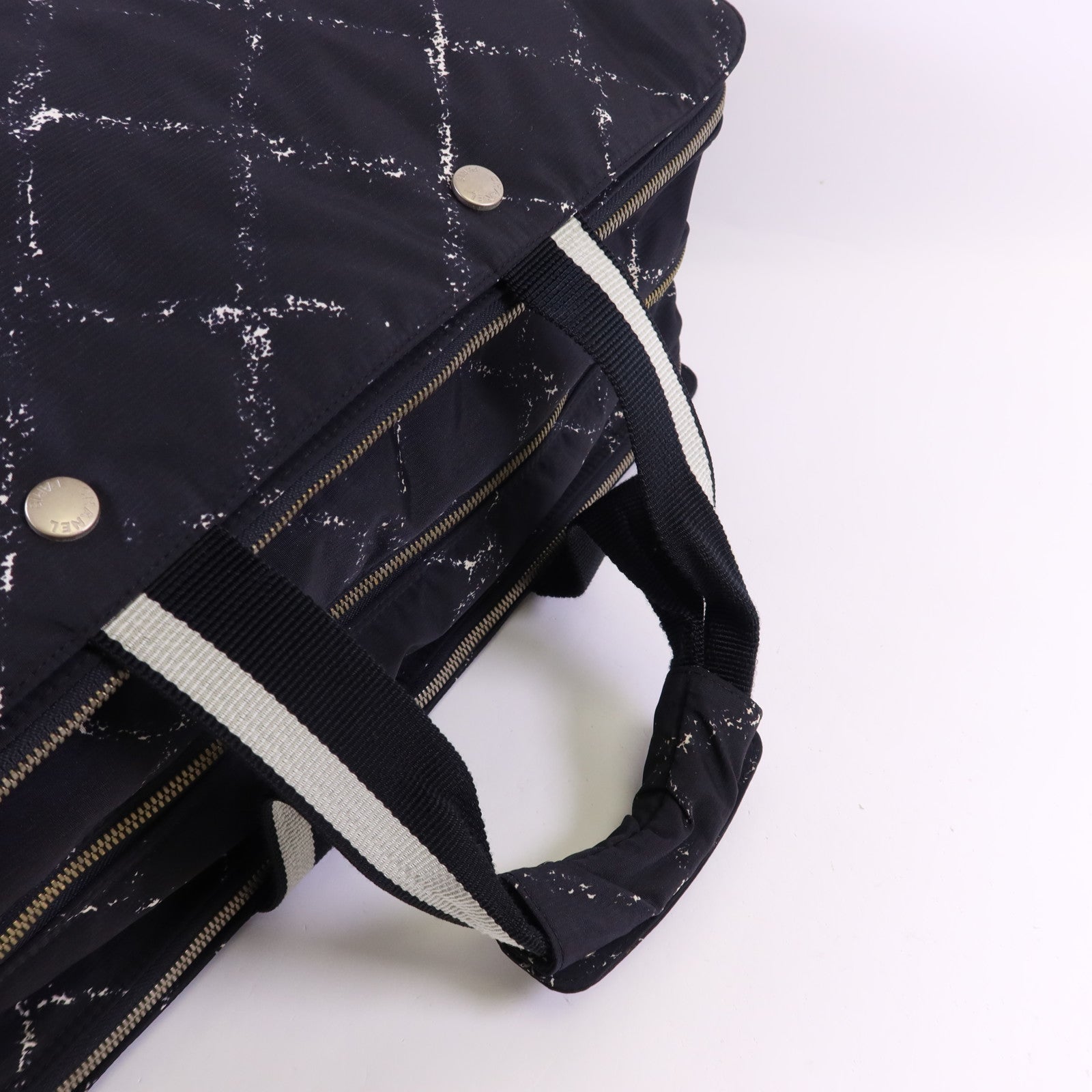 CHANEL 尼龍Travel Line Boston Bag銀扣手挽袋