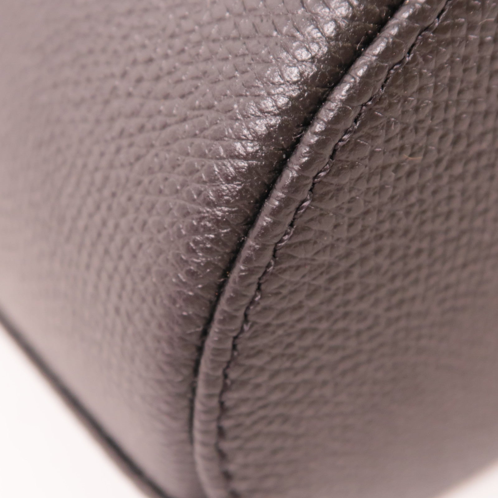 Valentino 牛皮皮革V Logo Bucket Bag金扣肩背袋