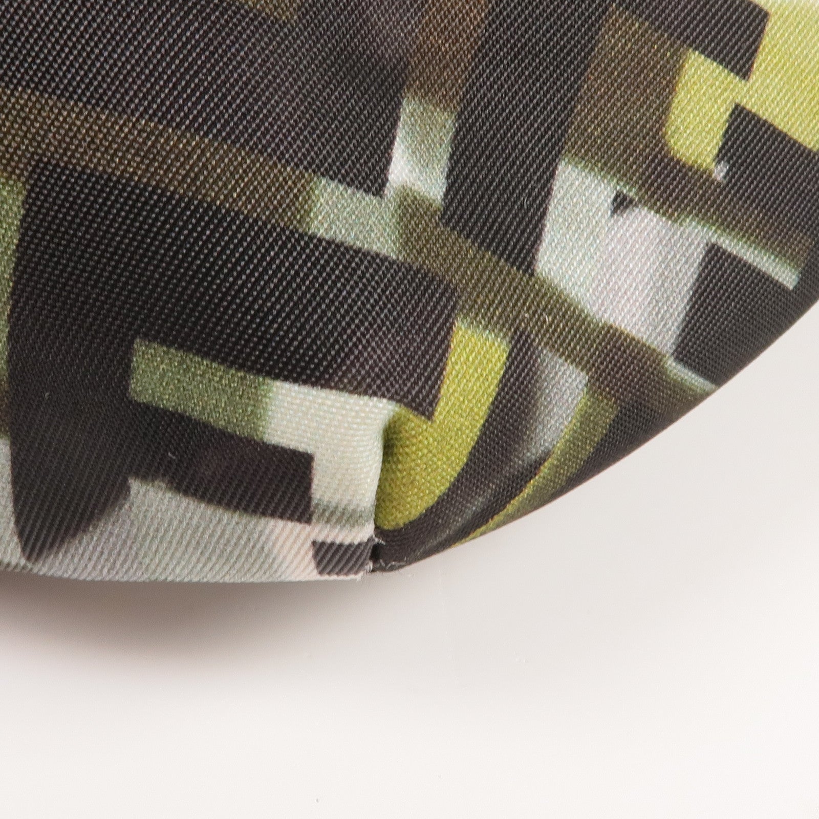 FENDI 尼龍CamouFF Belt Bag銀扣腰包