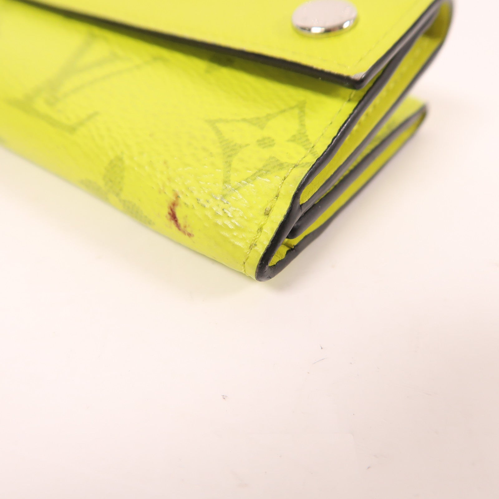 LOUIS VUITTON LV SHW Discovery Compact Wallet M67629 Monogram Taigarama