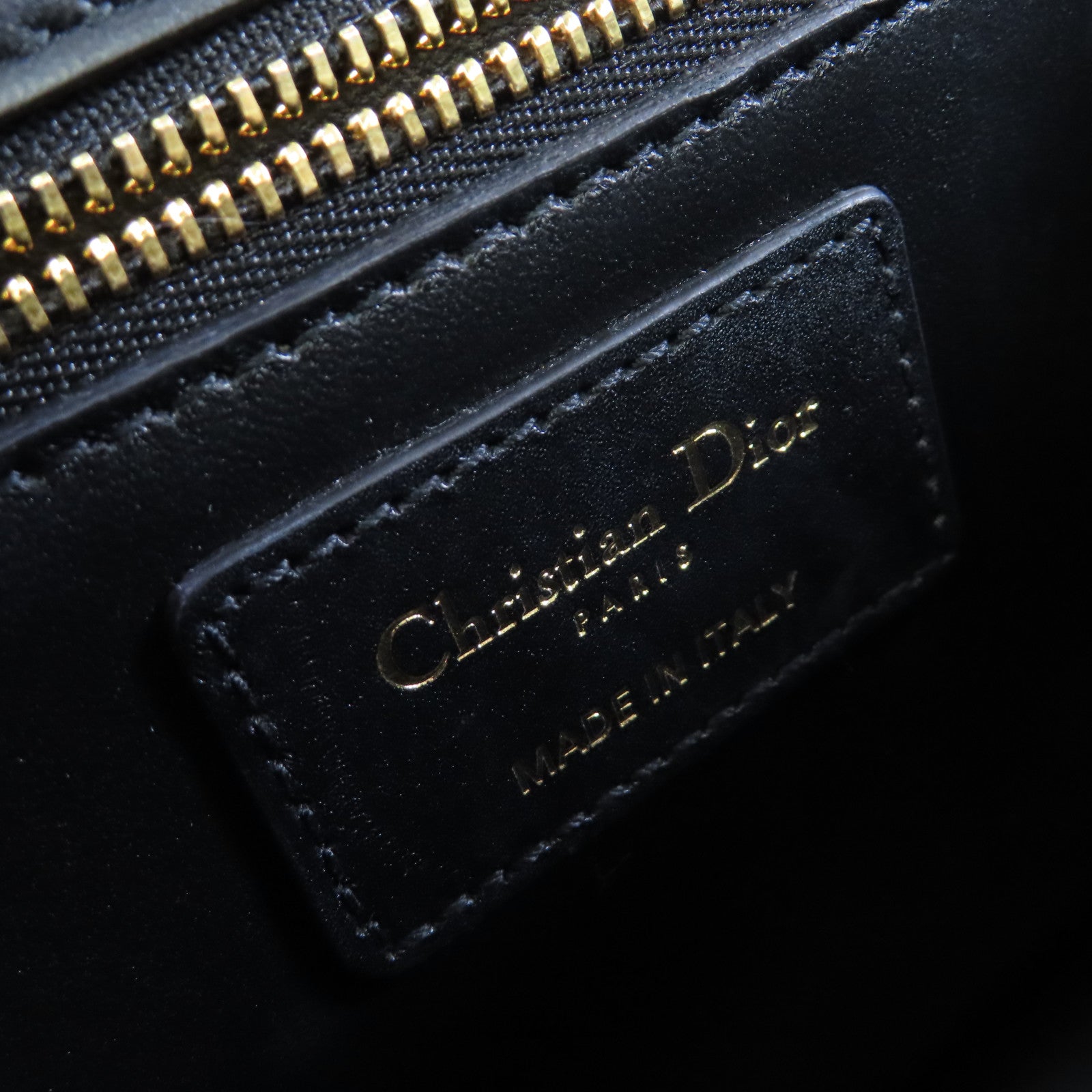 Dior 【激減優惠】牛皮皮革30 Montaigne Shoulder Bag金扣肩背袋黑色