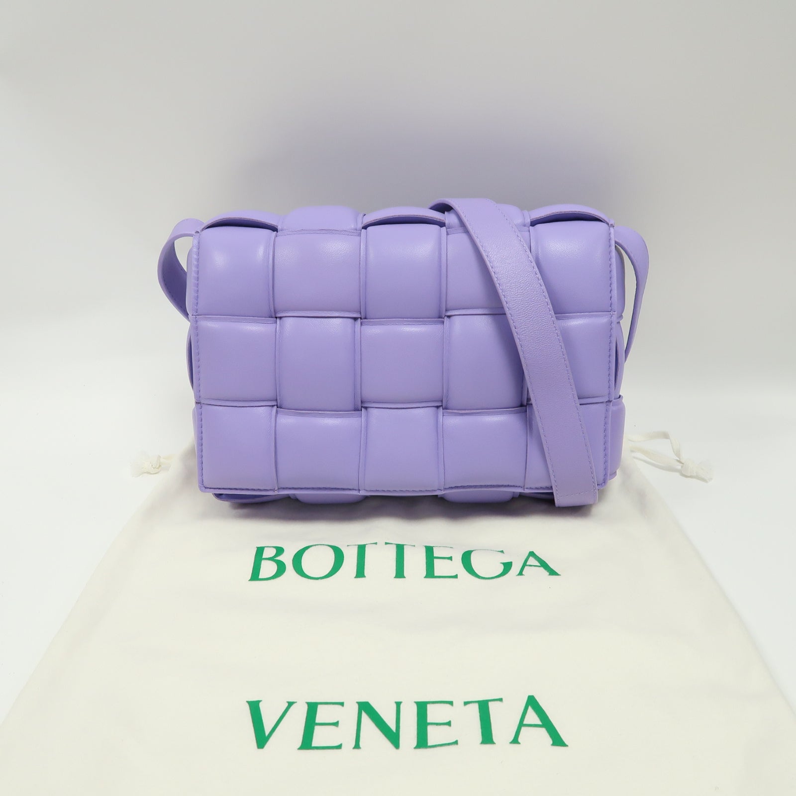 BOTTEGA VENETA 羊皮皮革Padded Cassette銀扣肩背袋紫色