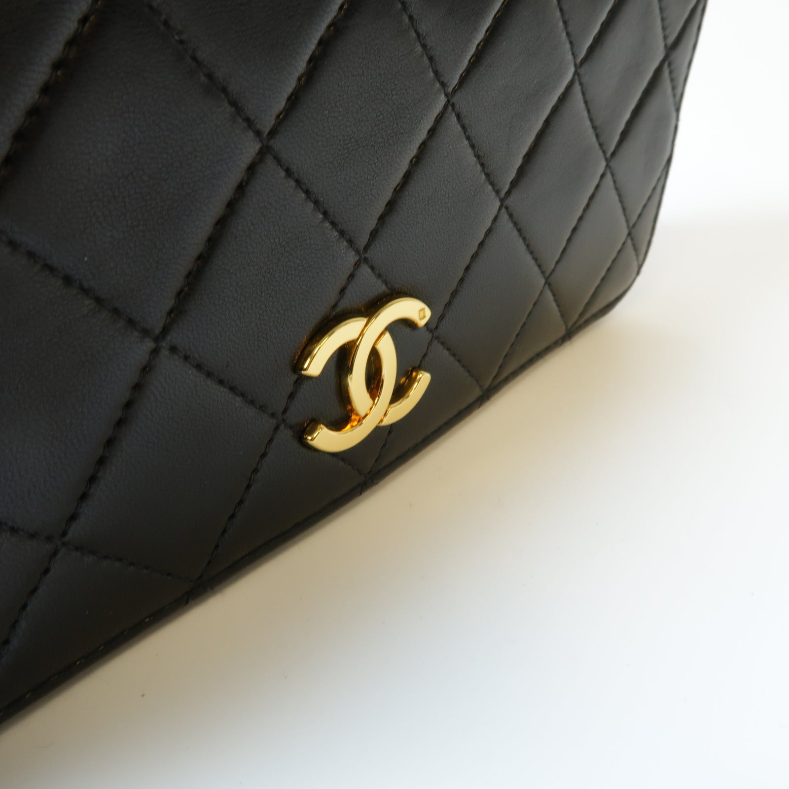 CHANEL **【激減優惠】菱格羊皮皮革Chain Shoulder金扣鏈帶肩背袋黑色