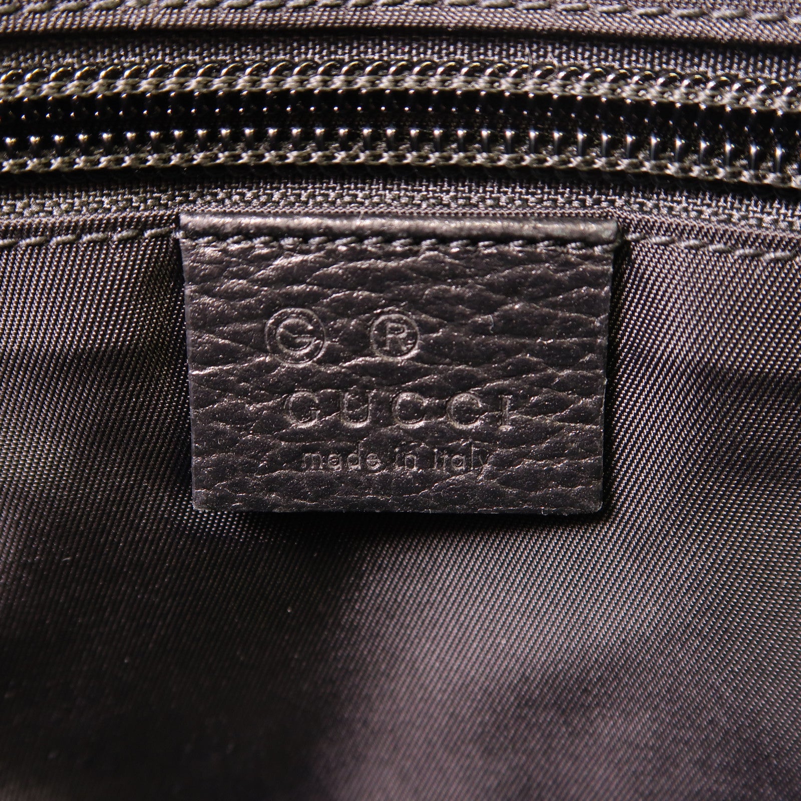 GUCCI 尼龍/皮革Shoulder Bag銀扣肩背袋