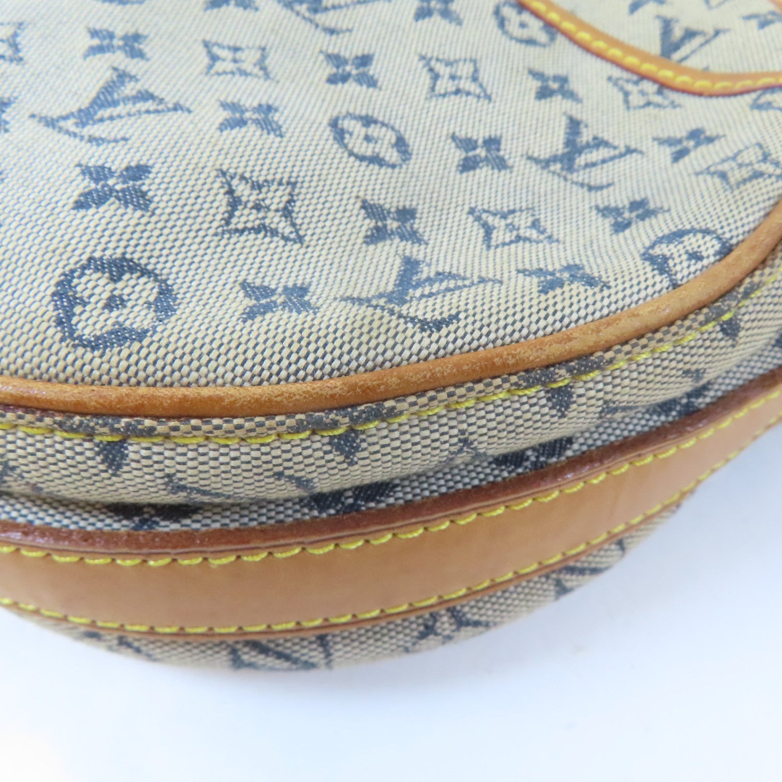 LOUIS VUITTON Monogram Mini Jeanne GM金扣肩背袋淺褐色