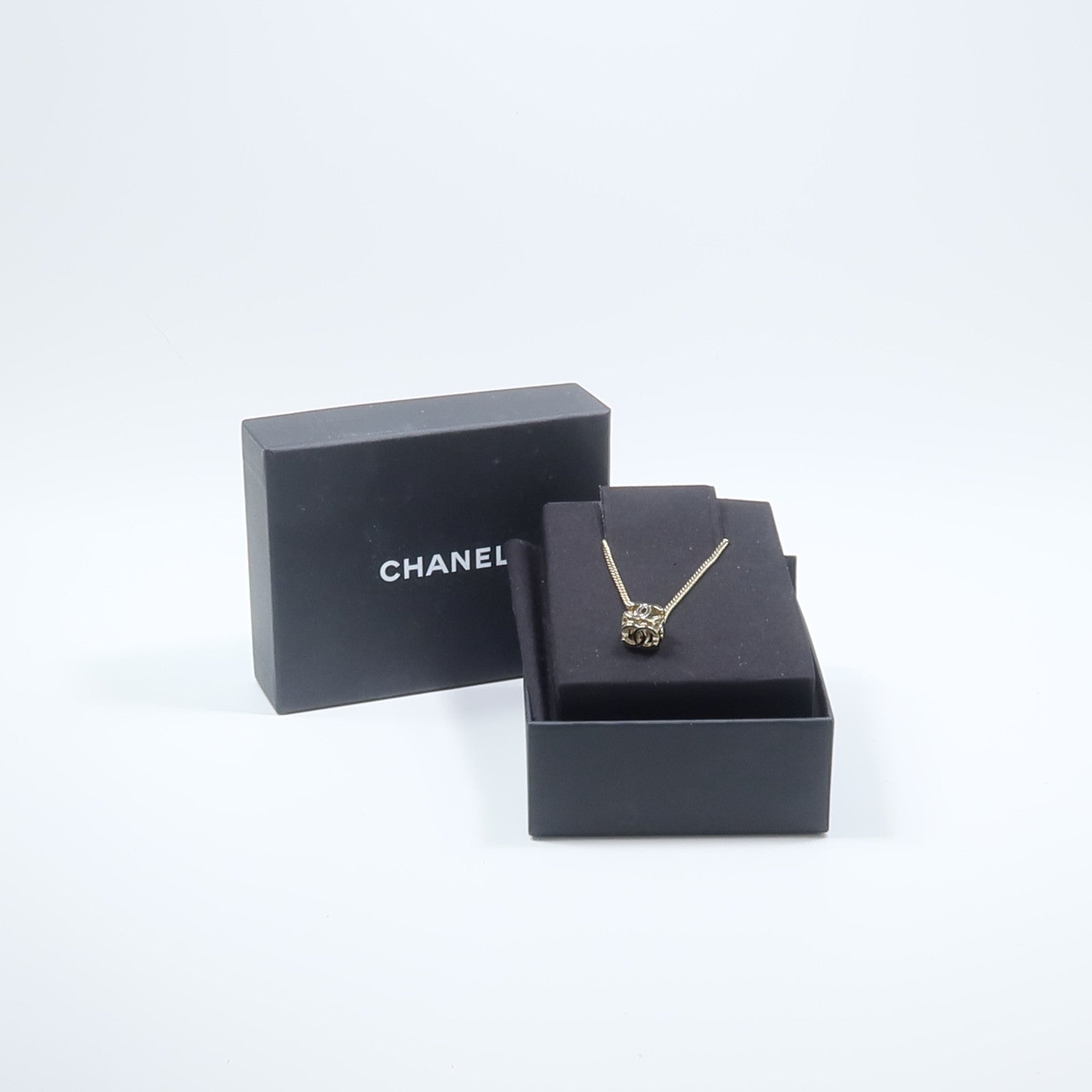 CHANEL 金屬CC Logo Cube項鍊