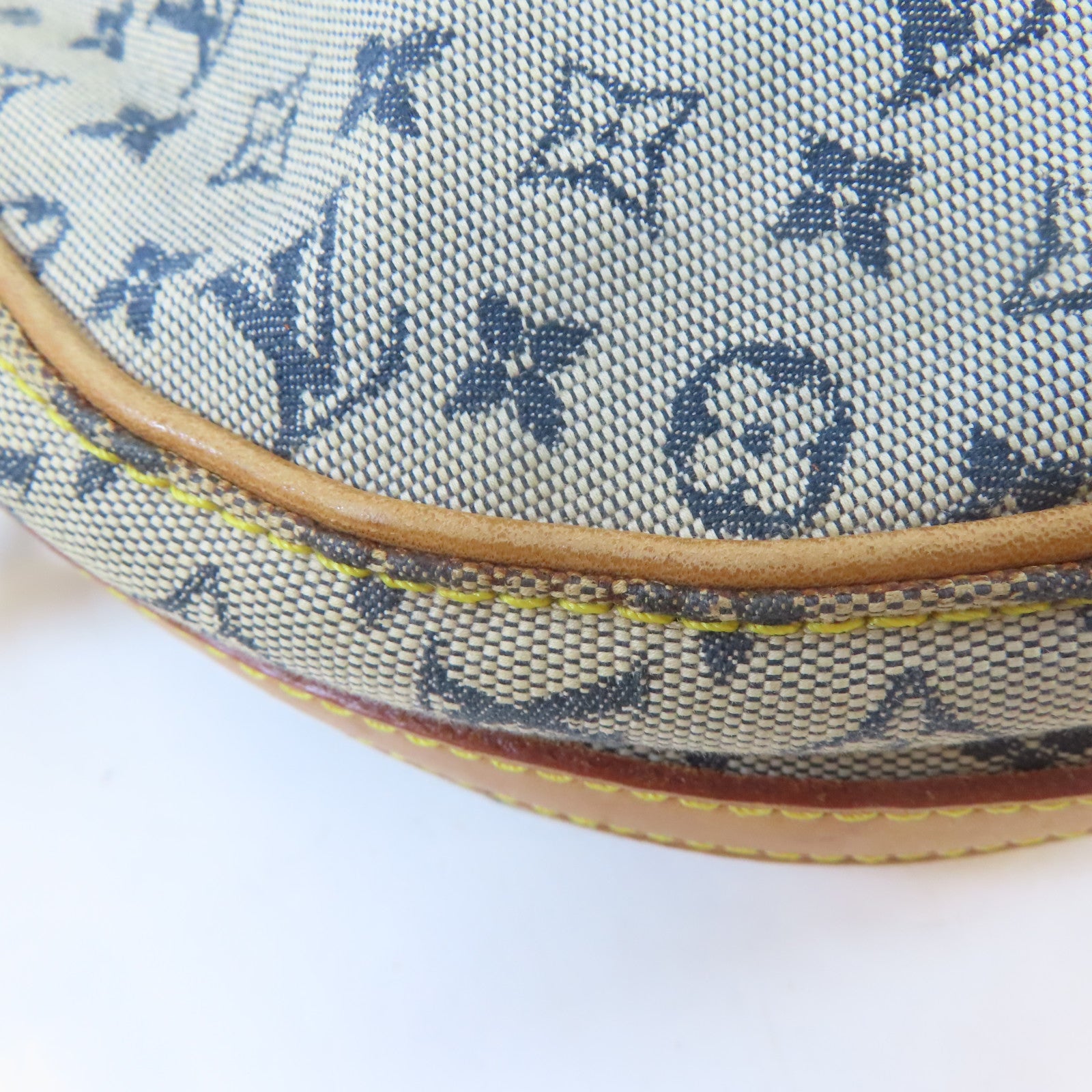 LOUIS VUITTON Monogram Mini Jeanne GM金扣肩背袋淺褐色