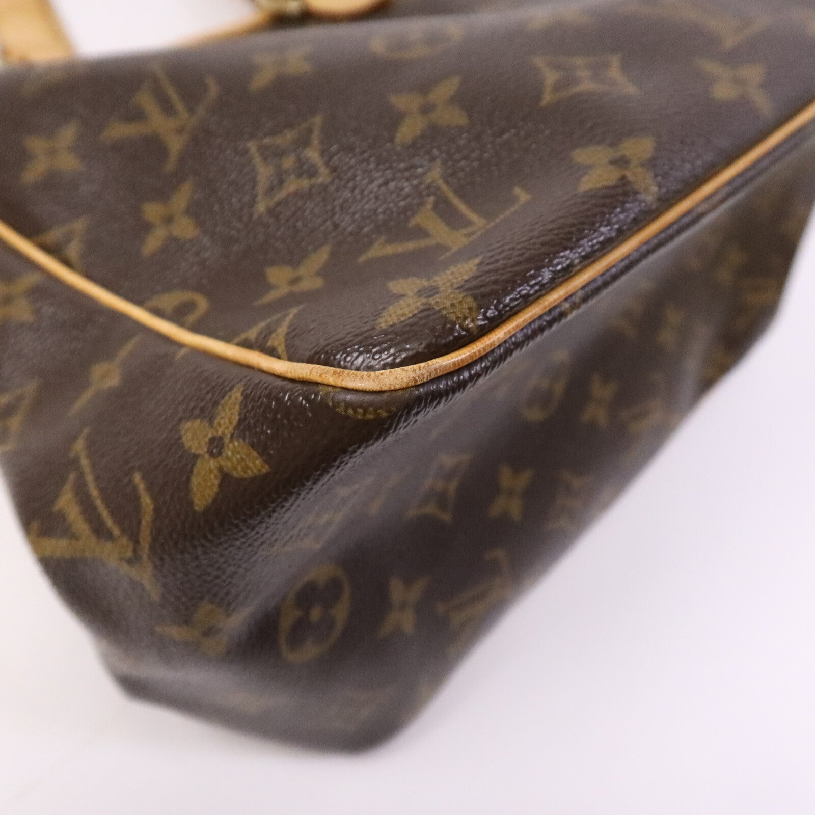 LOUIS VUITTON Monogram Batignolles Vertical金扣手挽袋