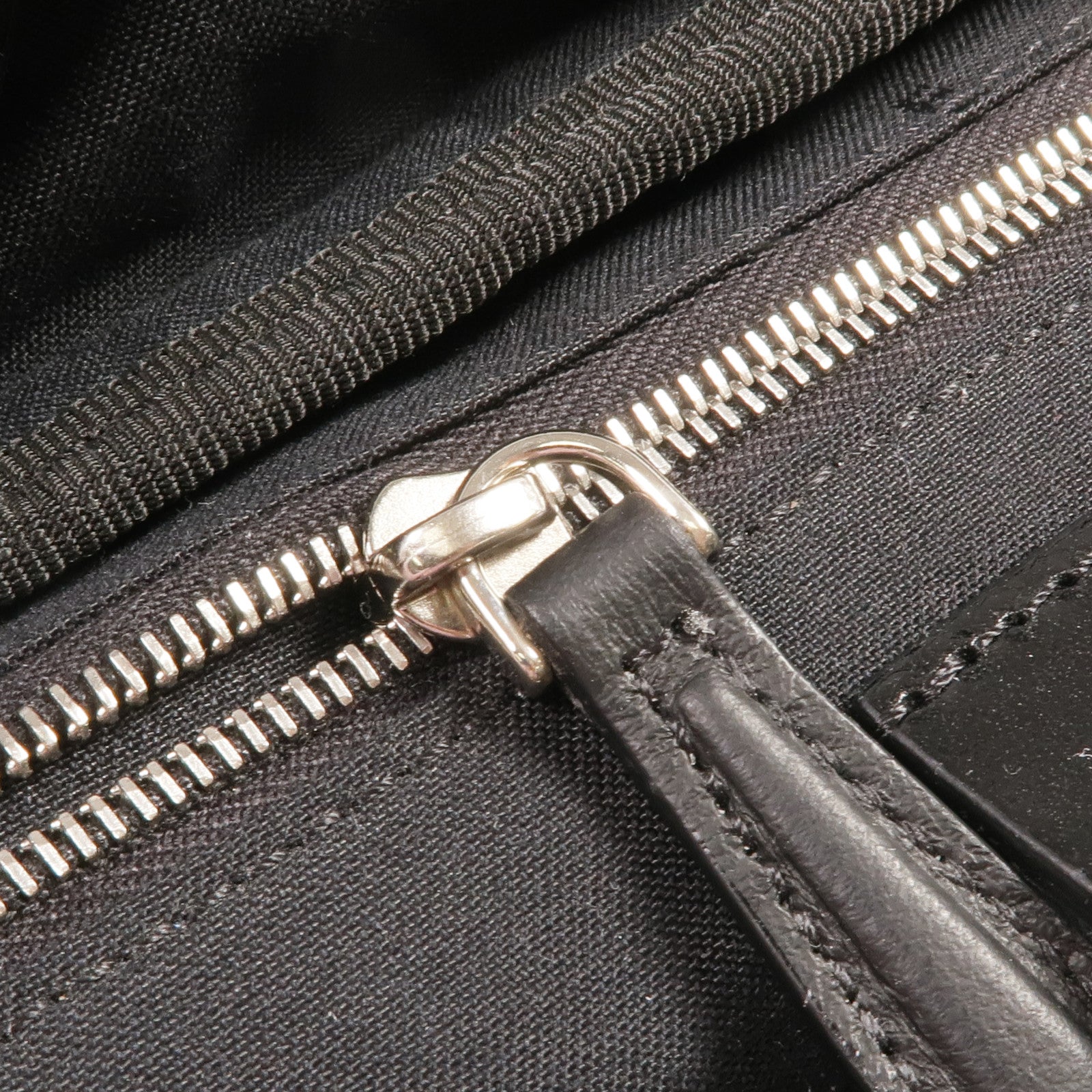 FENDI 尼龍CamouFF Belt Bag銀扣腰包