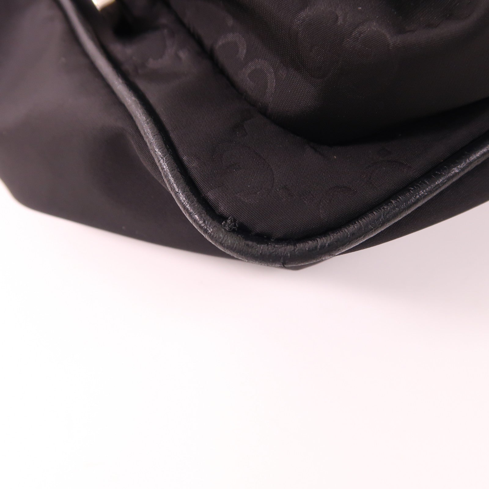GUCCI 尼龍/皮革Shoulder Bag銀扣肩背袋
