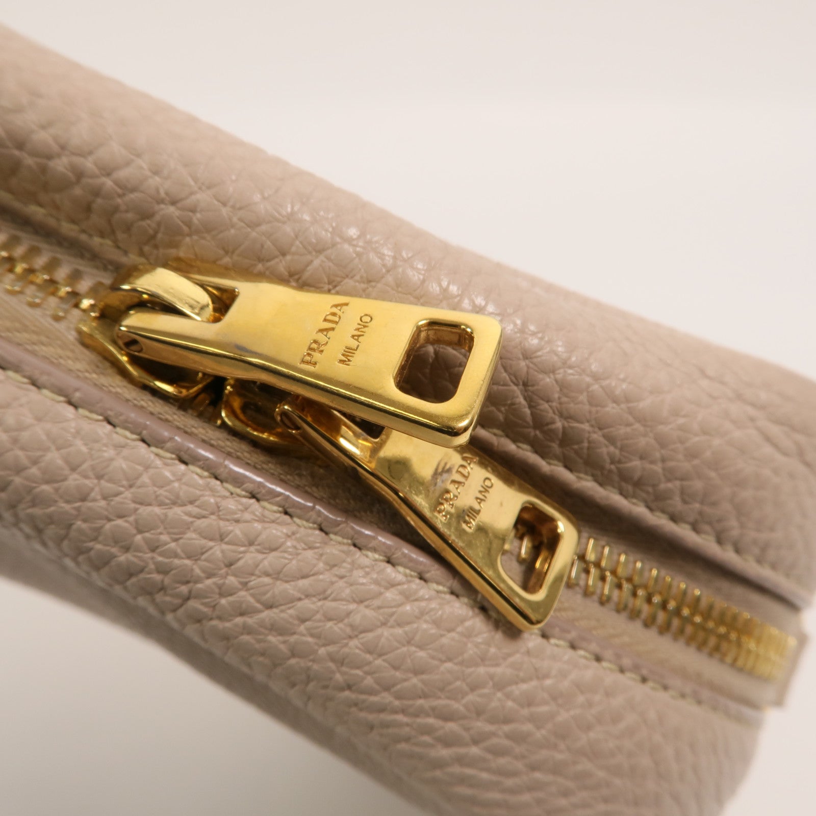 PRADA 牛皮皮革Shoulder Bag肩背袋