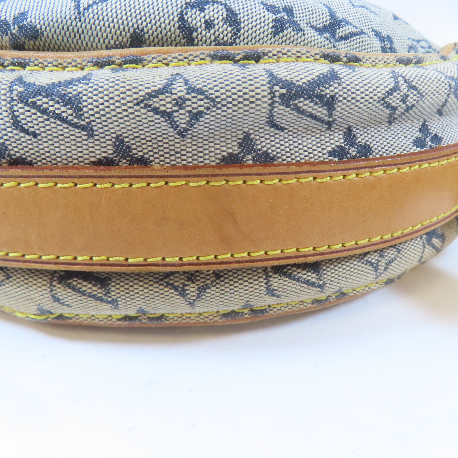 LOUIS VUITTON Monogram Mini Jeanne GM金扣肩背袋淺褐色
