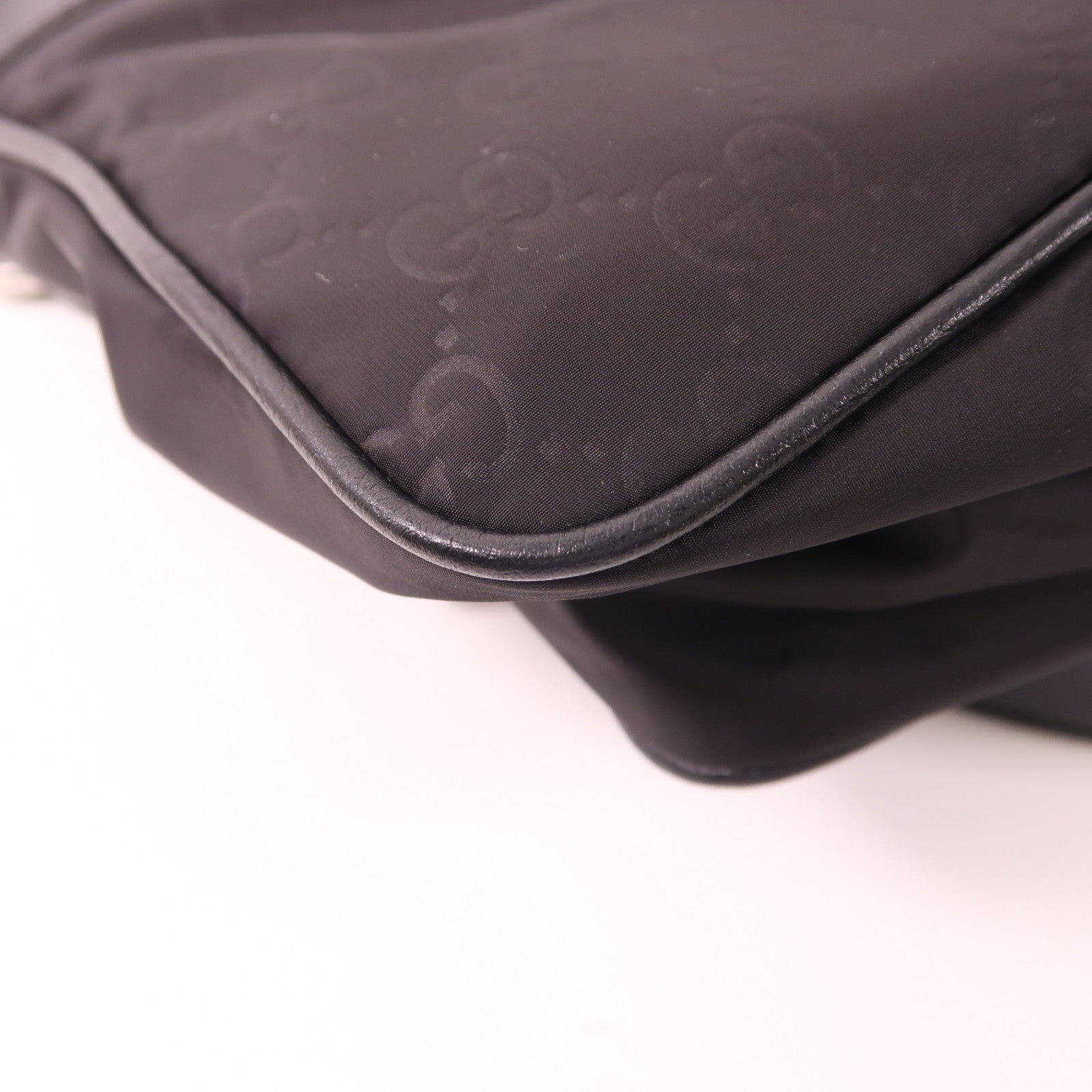 GUCCI 尼龍/皮革Shoulder Bag銀扣肩背袋