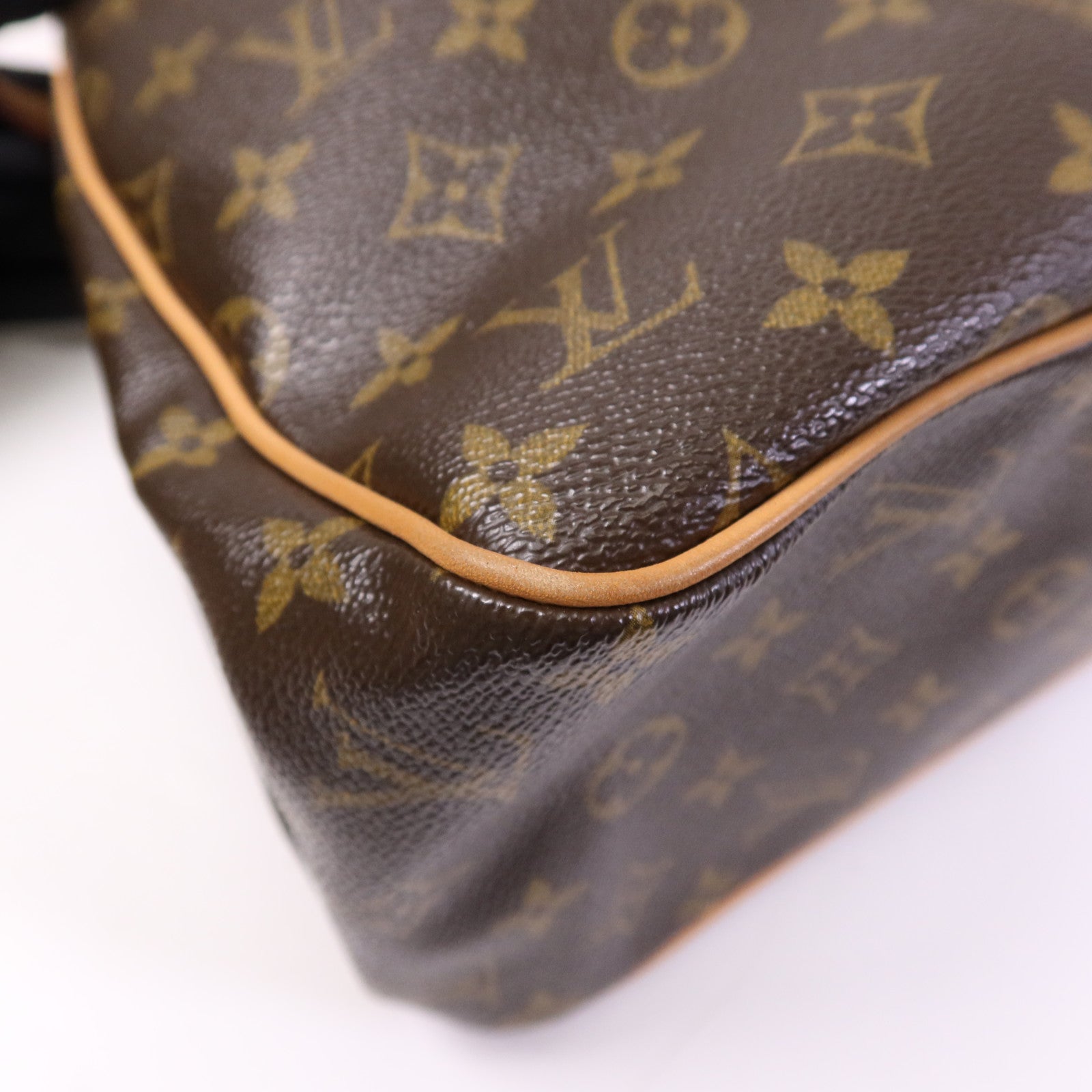 LOUIS VUITTON Monogram Batignolles金扣肩背袋